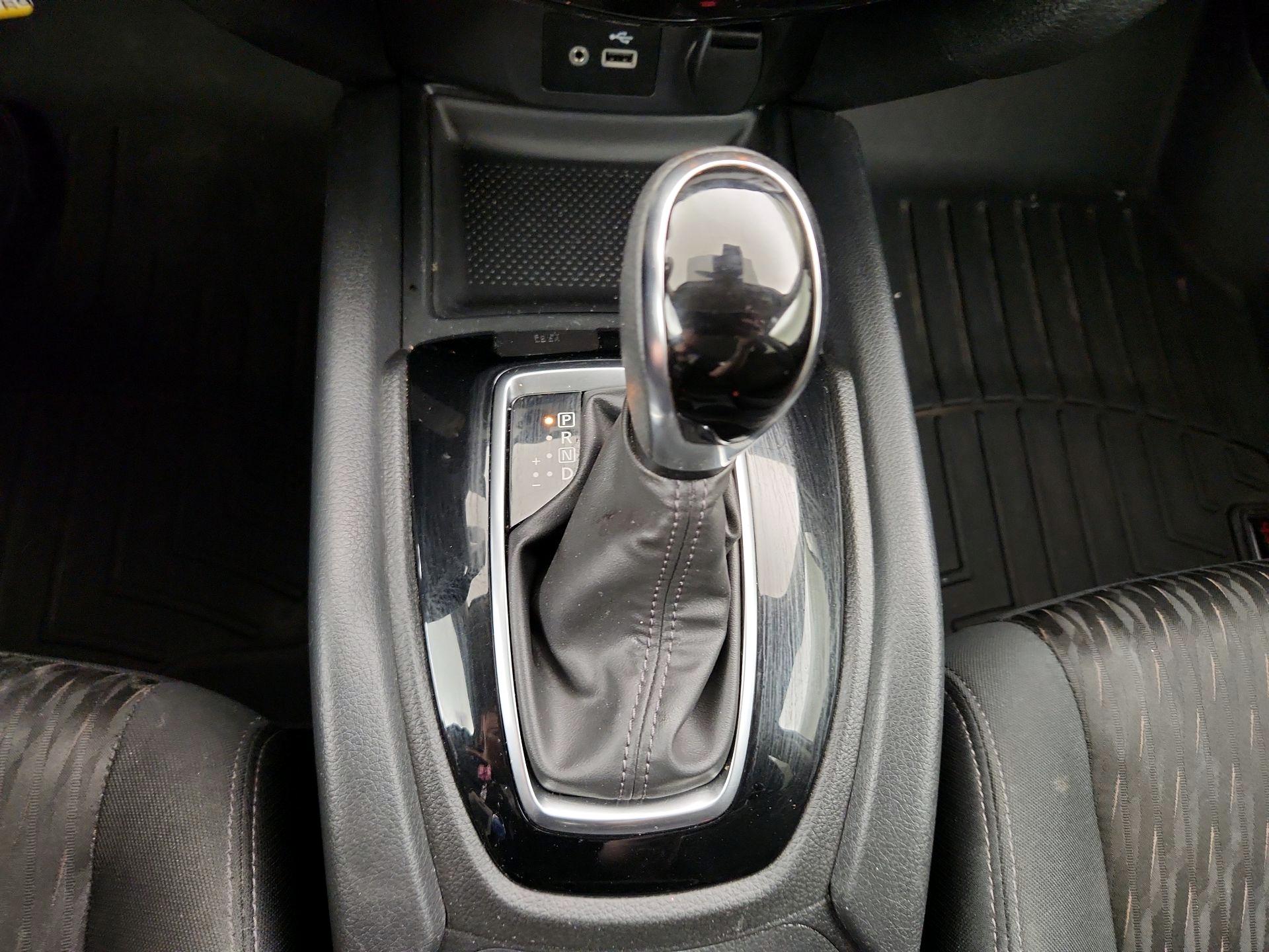 Thumbnail: 2020 Nissan Rogue - 17