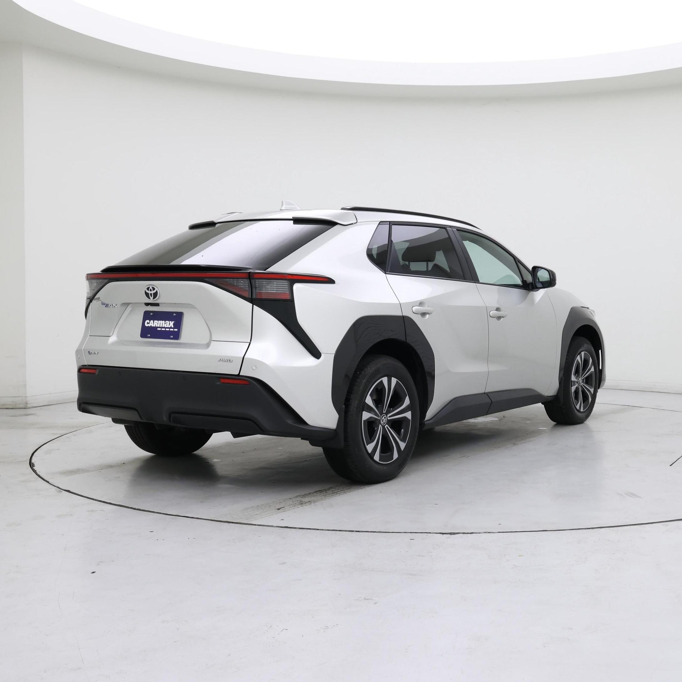 Thumbnail: 2024 Toyota bZ4X - 8