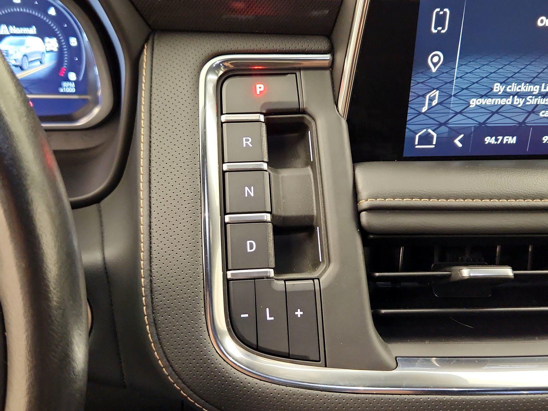 Thumbnail: 2023 GMC Yukon XL - 18