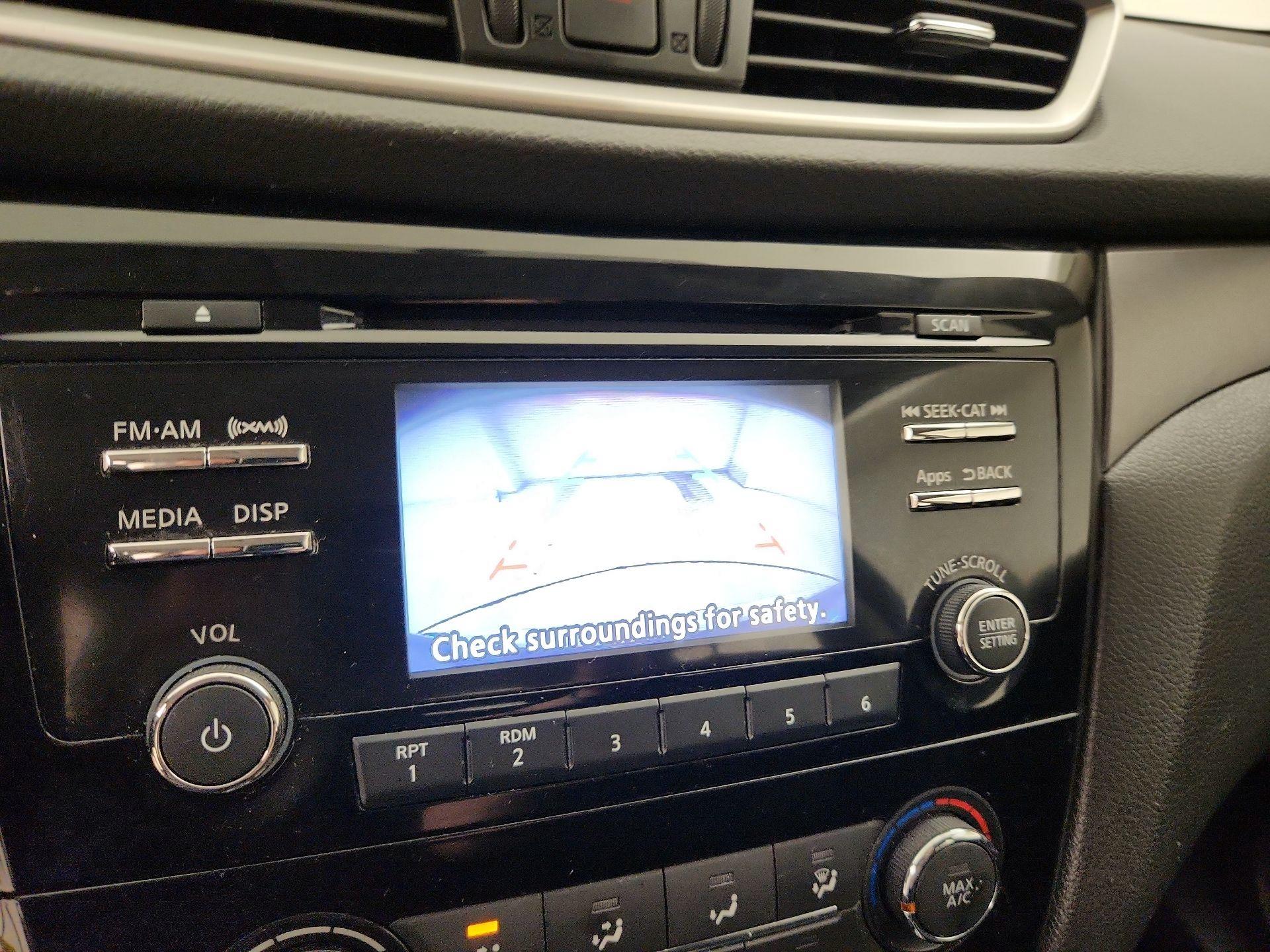 Thumbnail: 2016 Nissan Rogue - 14
