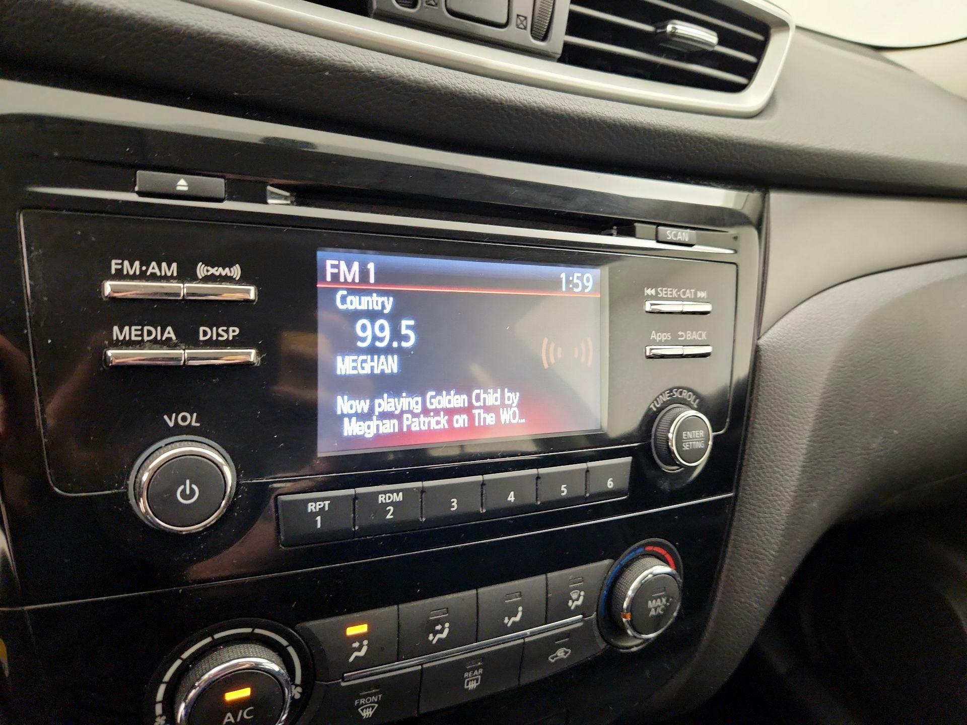Thumbnail: 2016 Nissan Rogue - 15