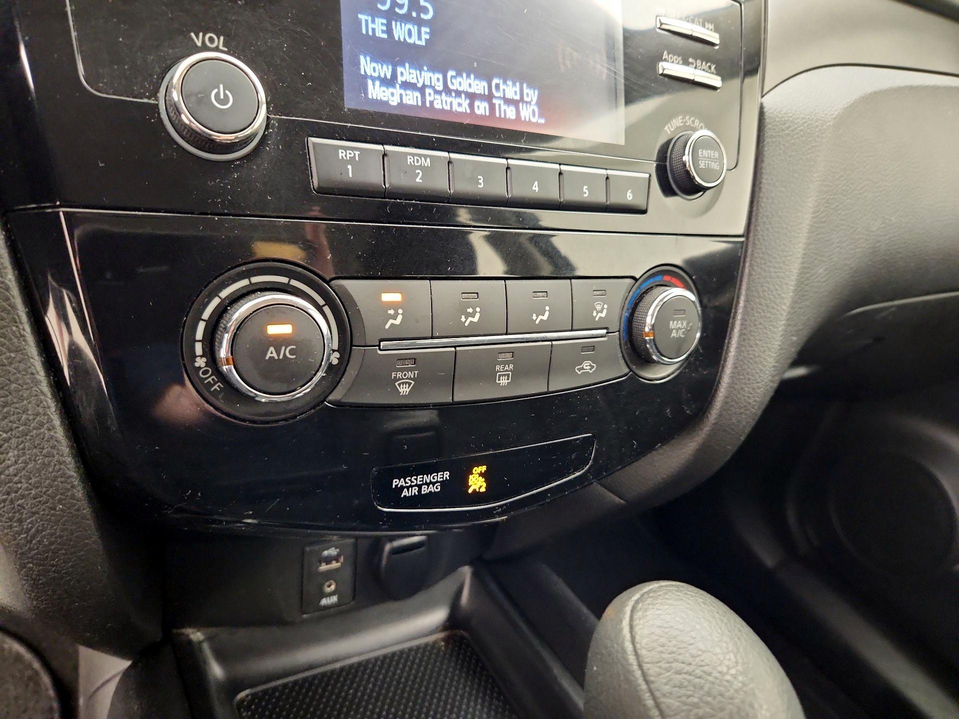 Thumbnail: 2016 Nissan Rogue - 16