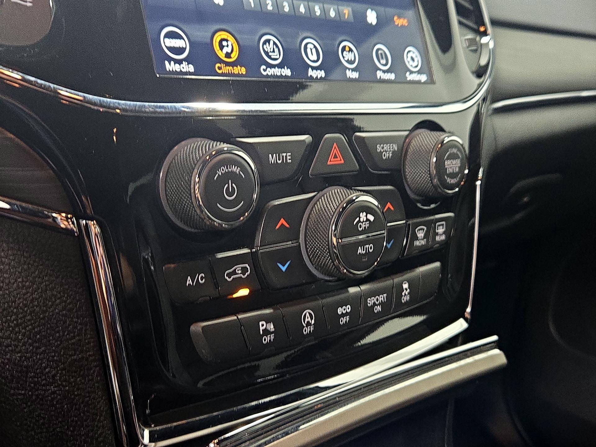 Thumbnail: 2021 Jeep Grand Cherokee - 17