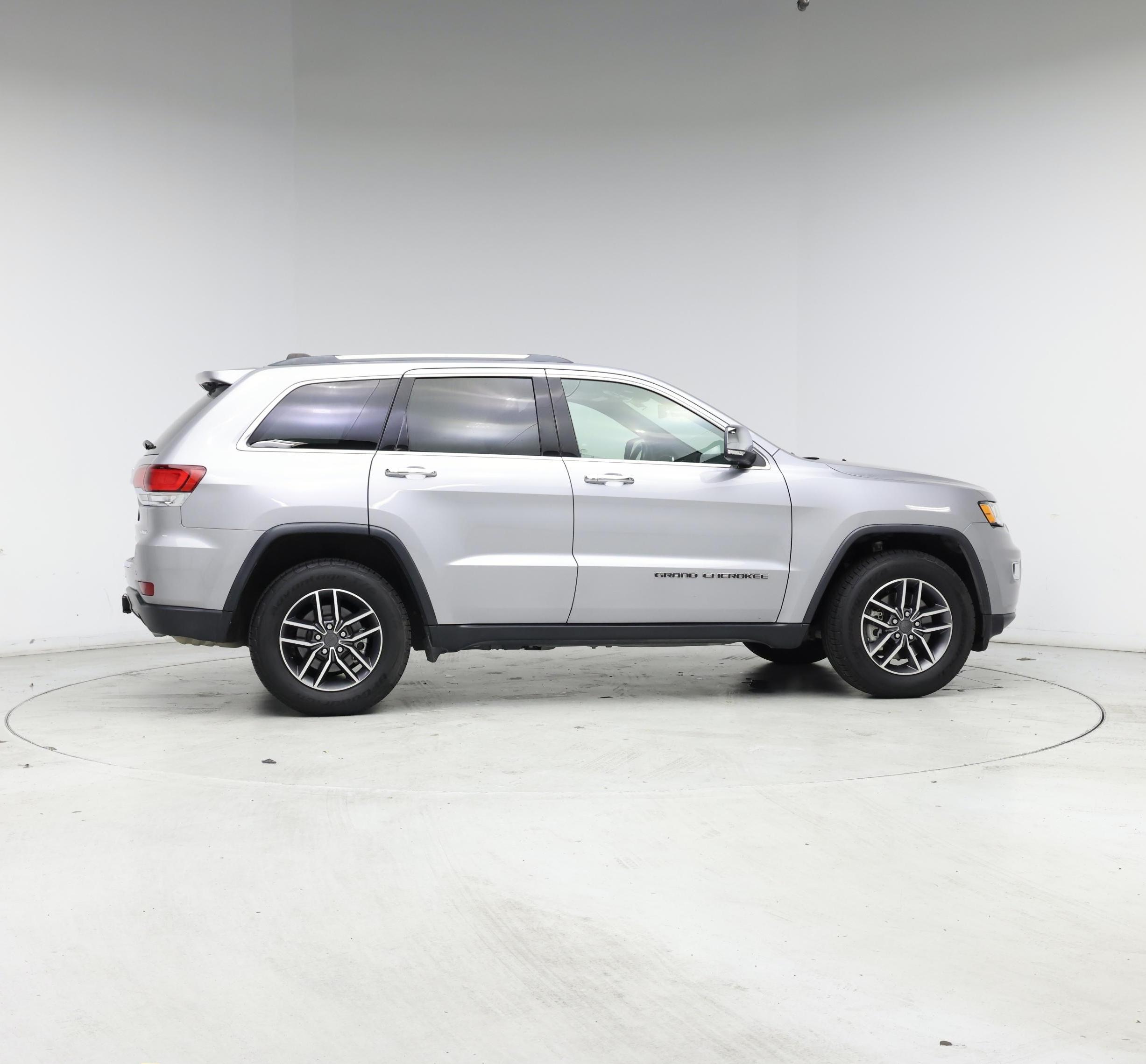 Thumbnail: 2021 Jeep Grand Cherokee - 7