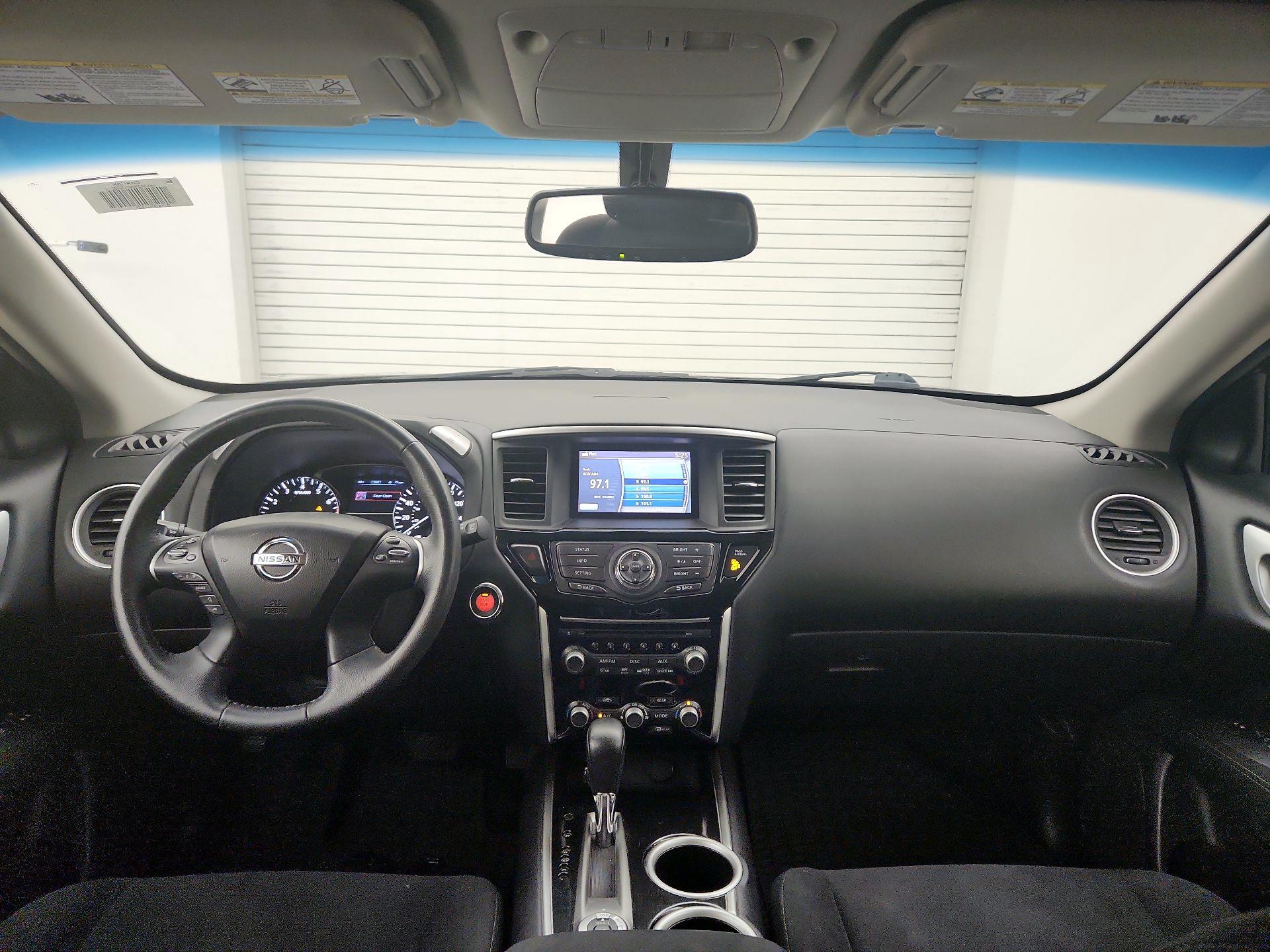 Thumbnail: 2015 Nissan Pathfinder - 9