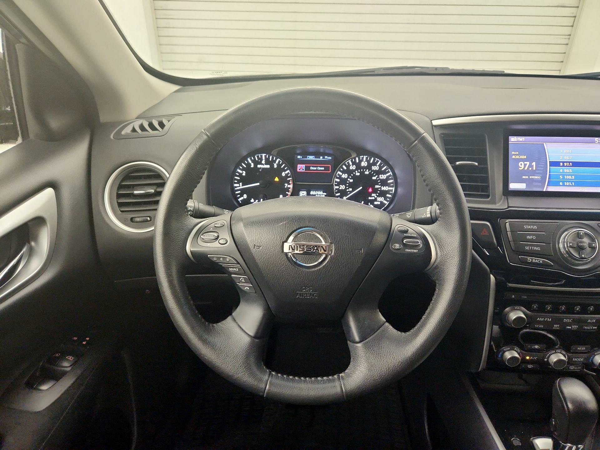 Thumbnail: 2015 Nissan Pathfinder - 10