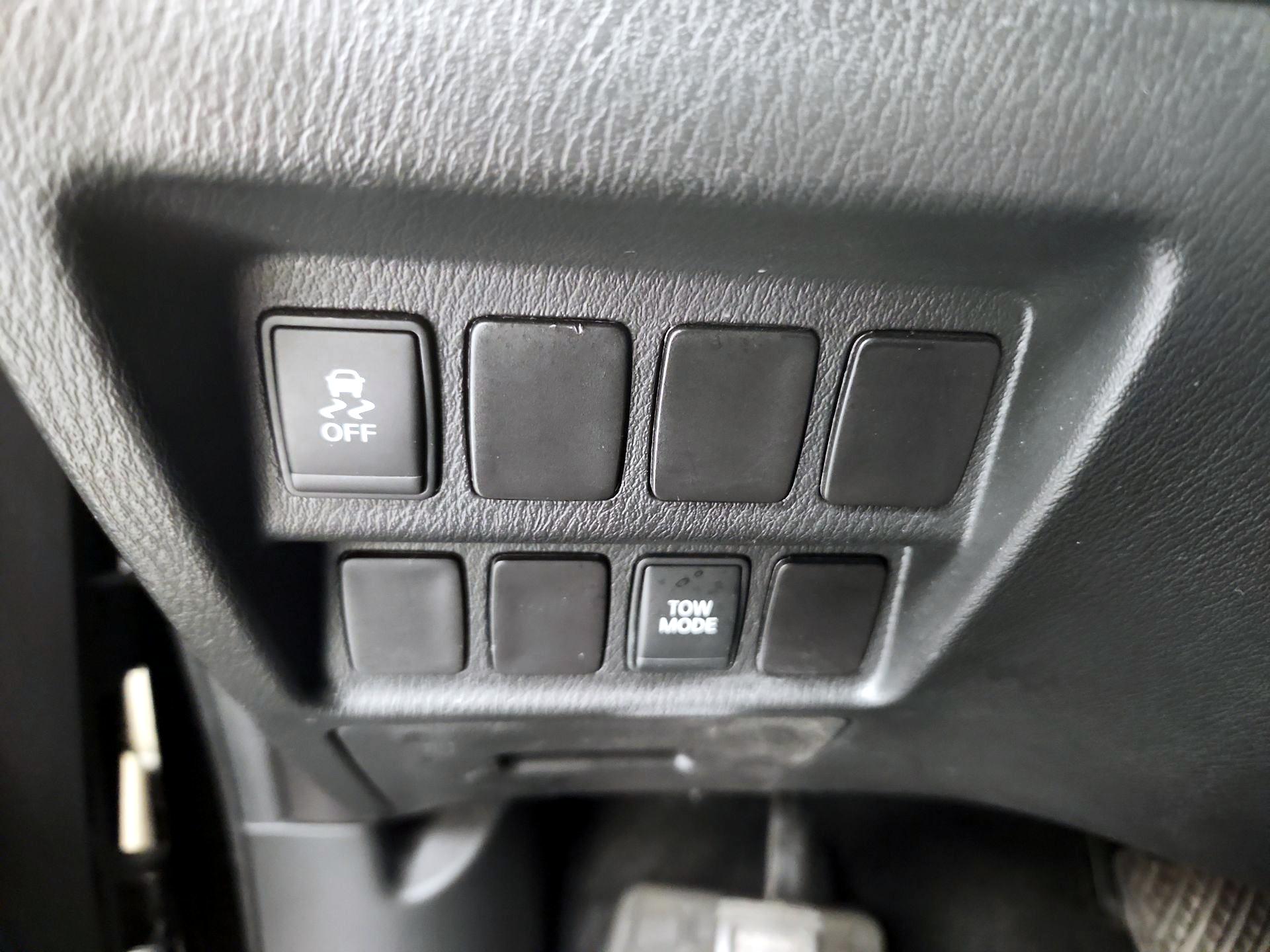 Thumbnail: 2015 Nissan Pathfinder - 13