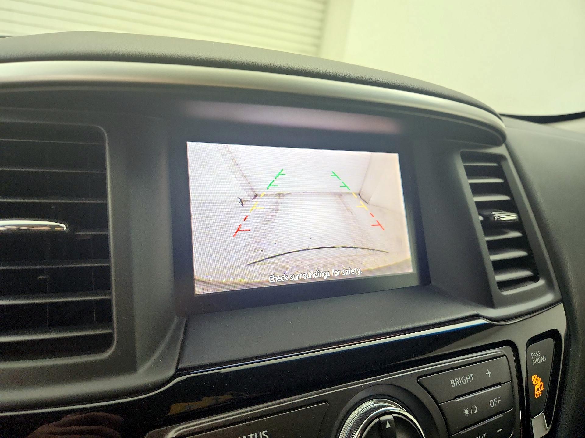 Thumbnail: 2015 Nissan Pathfinder - 14