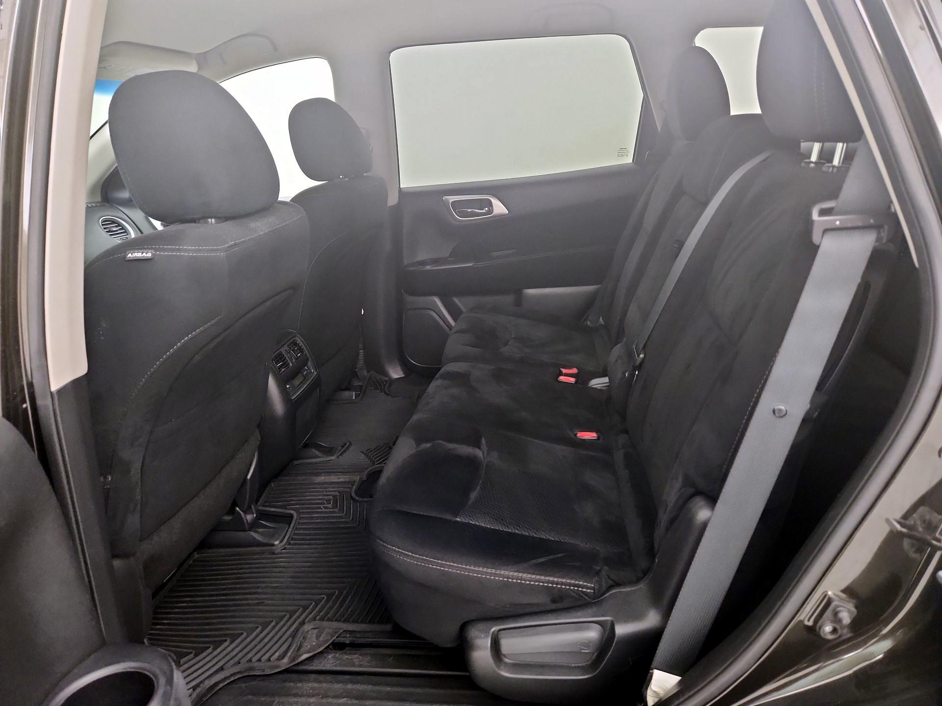 Thumbnail: 2015 Nissan Pathfinder - 19