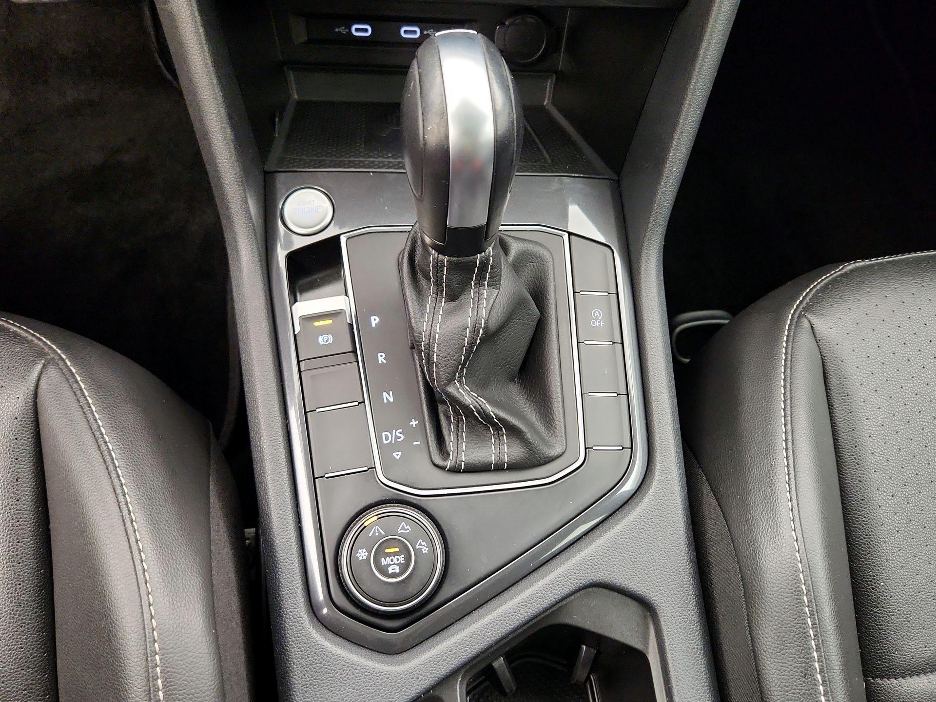 Thumbnail: 2021 Volkswagen Tiguan - 17