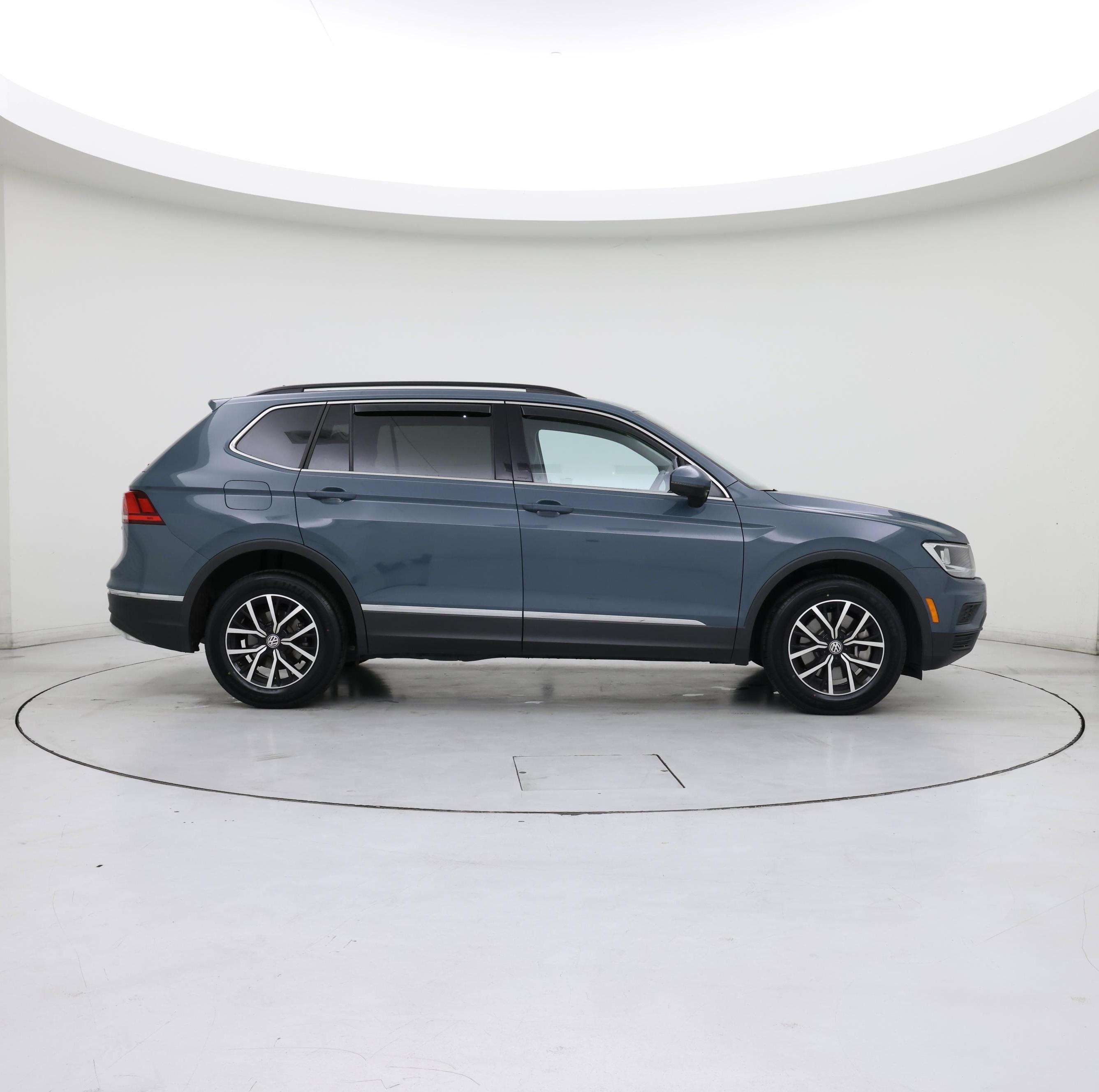 Thumbnail: 2021 Volkswagen Tiguan - 7