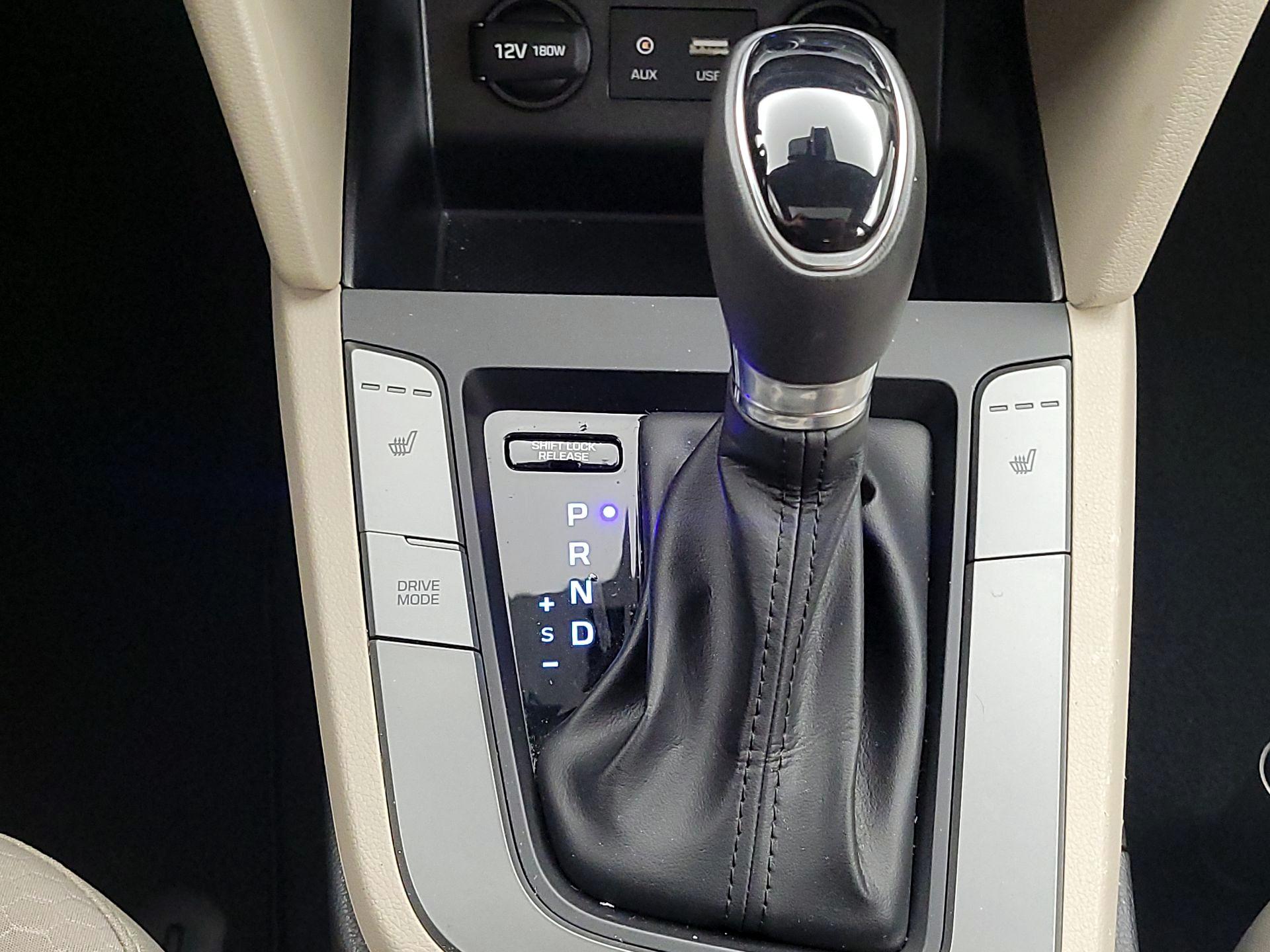 Thumbnail: 2020 Hyundai Elantra - 17