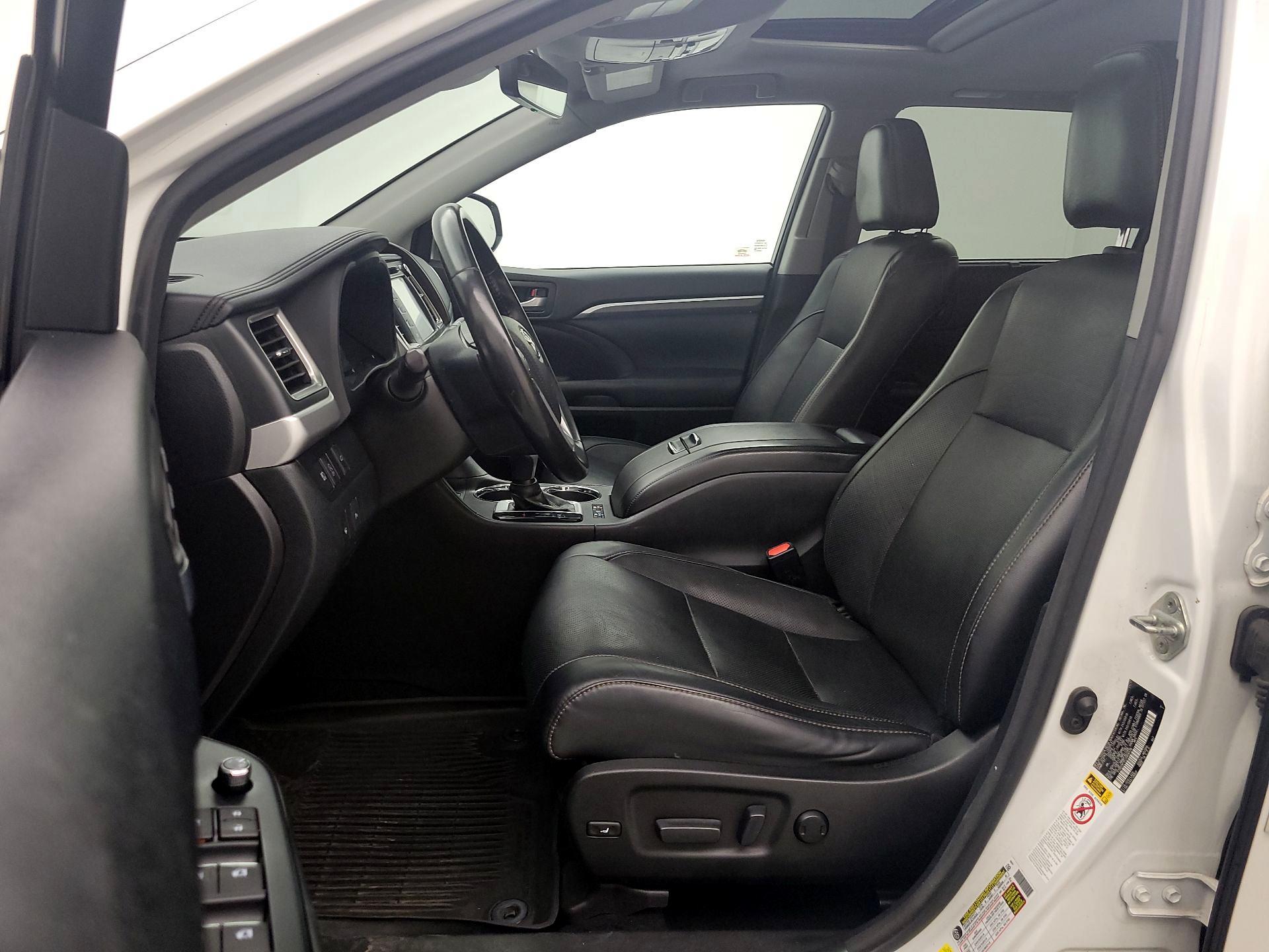 Thumbnail: 2018 Toyota Highlander - 11