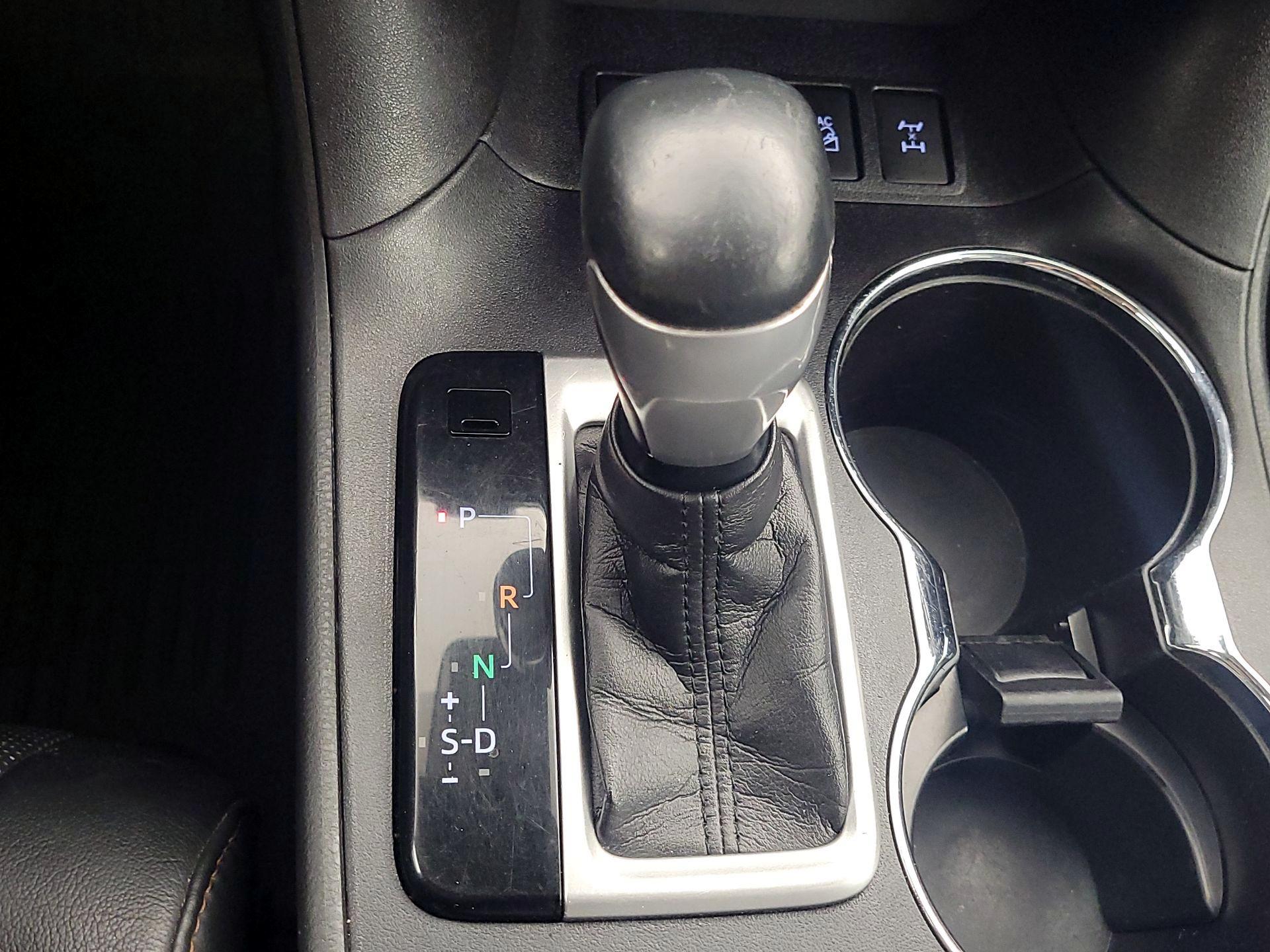 Thumbnail: 2018 Toyota Highlander - 18