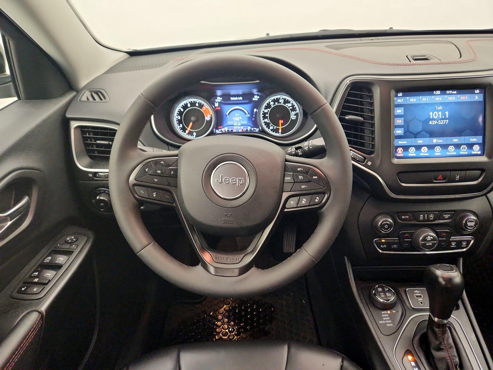 Thumbnail: 2022 Jeep Cherokee - 10