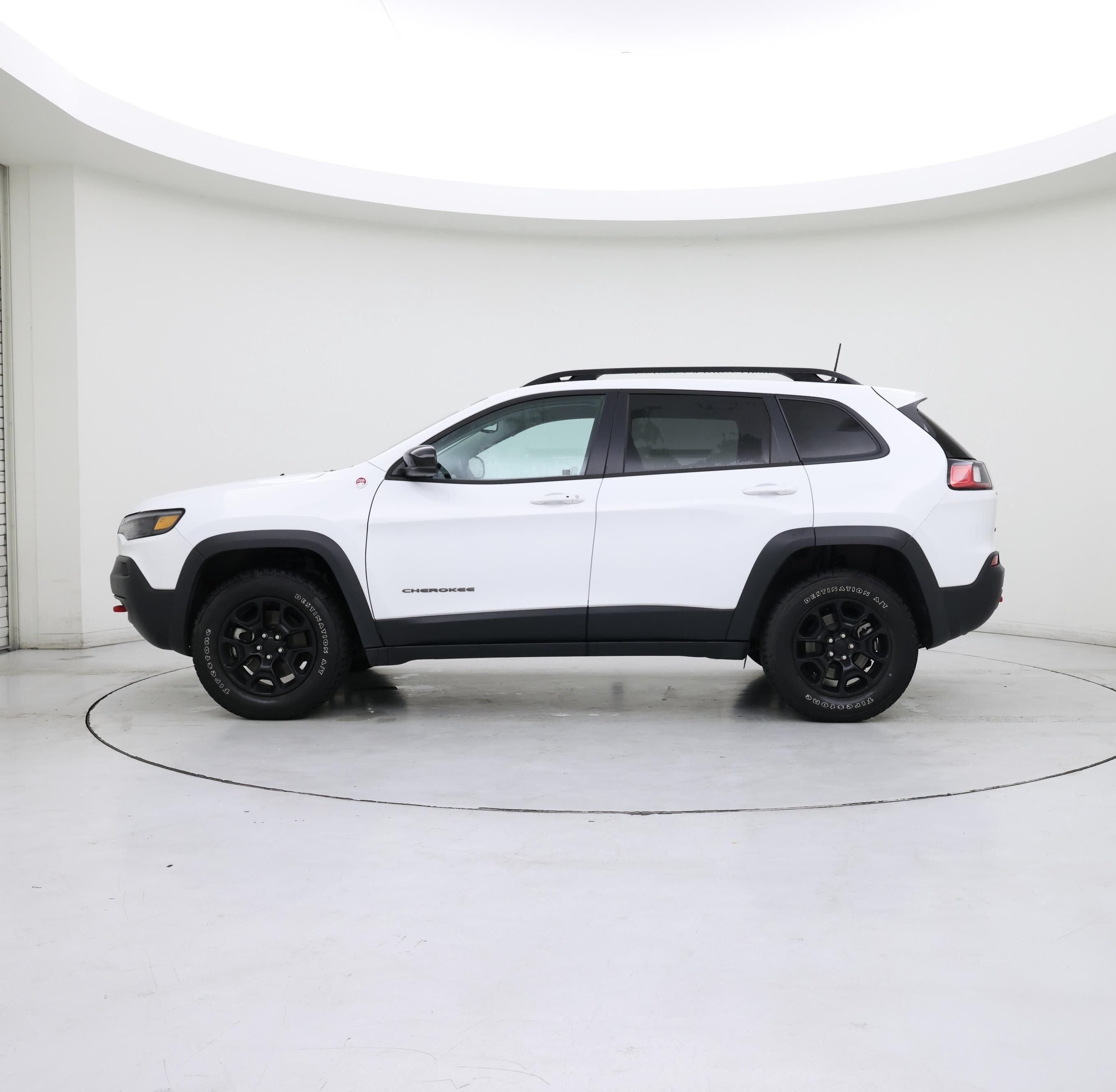 Thumbnail: 2022 Jeep Cherokee - 3