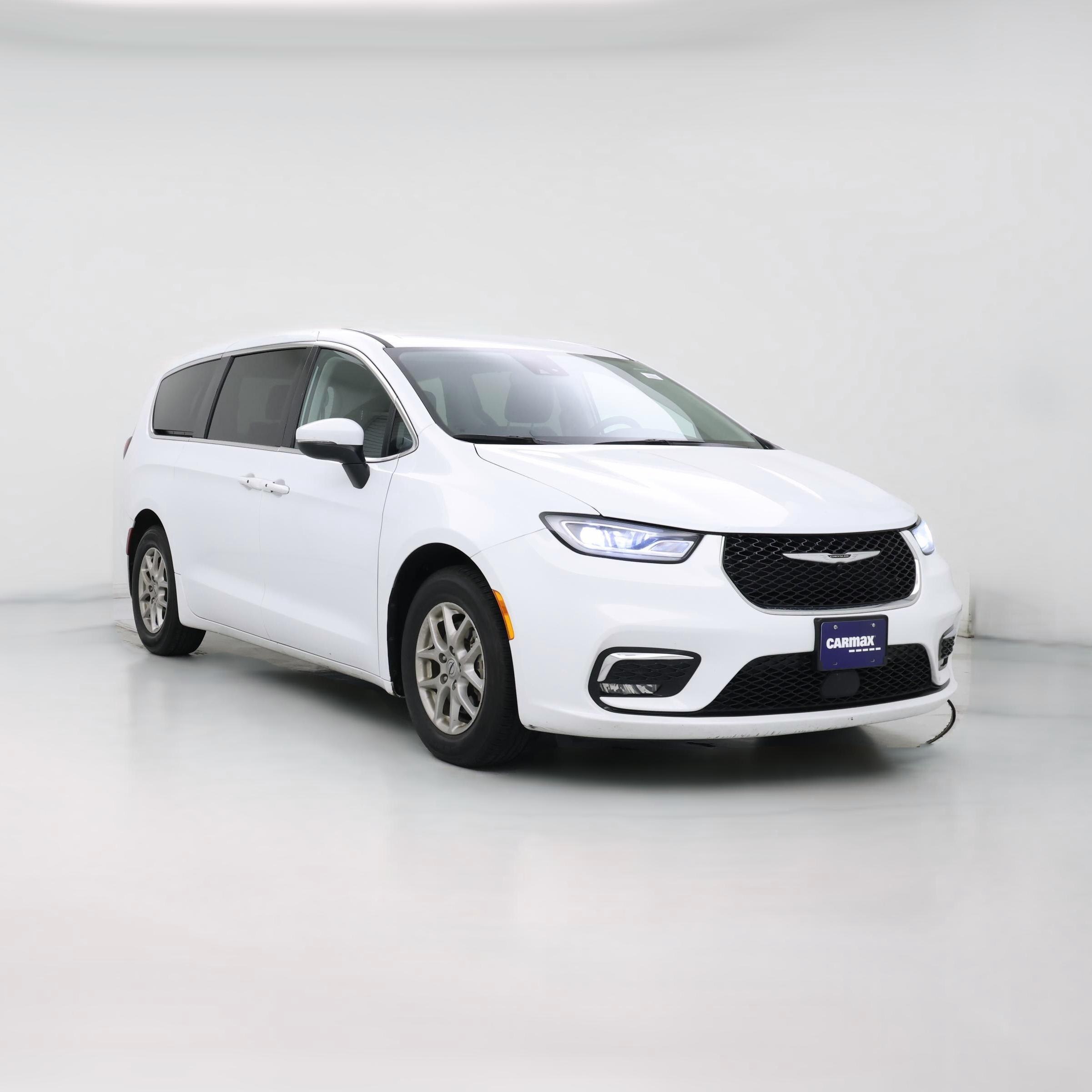 Thumbnail: 2023 Chrysler Pacifica - 1