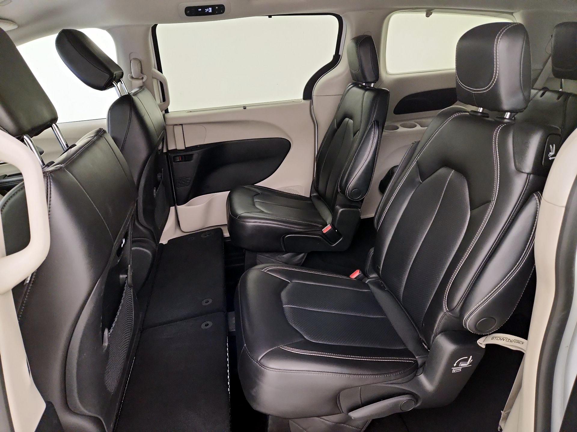 Thumbnail: 2023 Chrysler Pacifica - 19