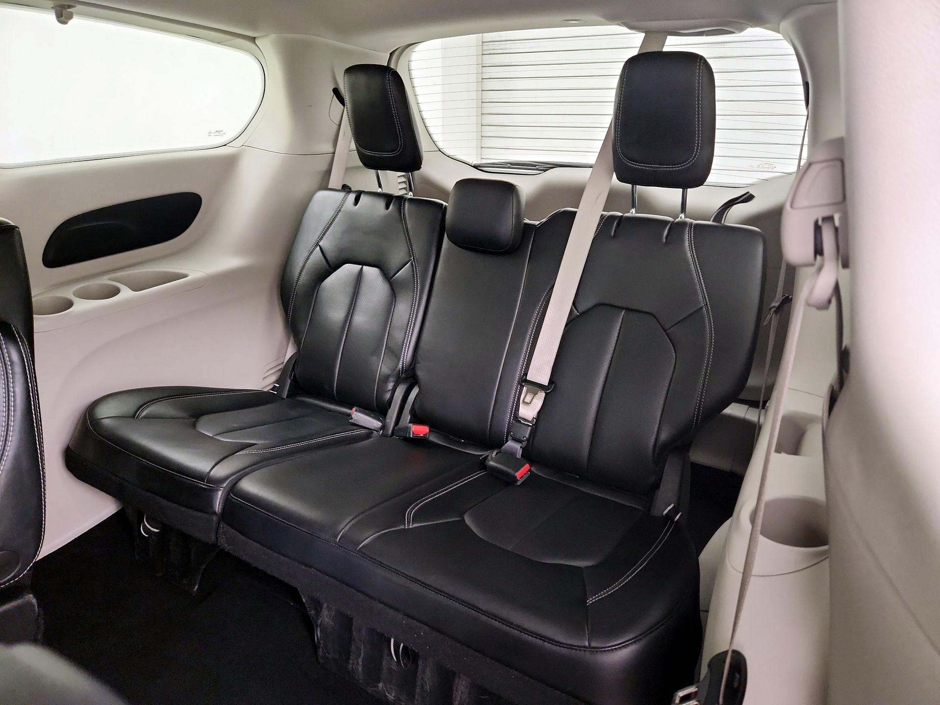 Thumbnail: 2023 Chrysler Pacifica - 20