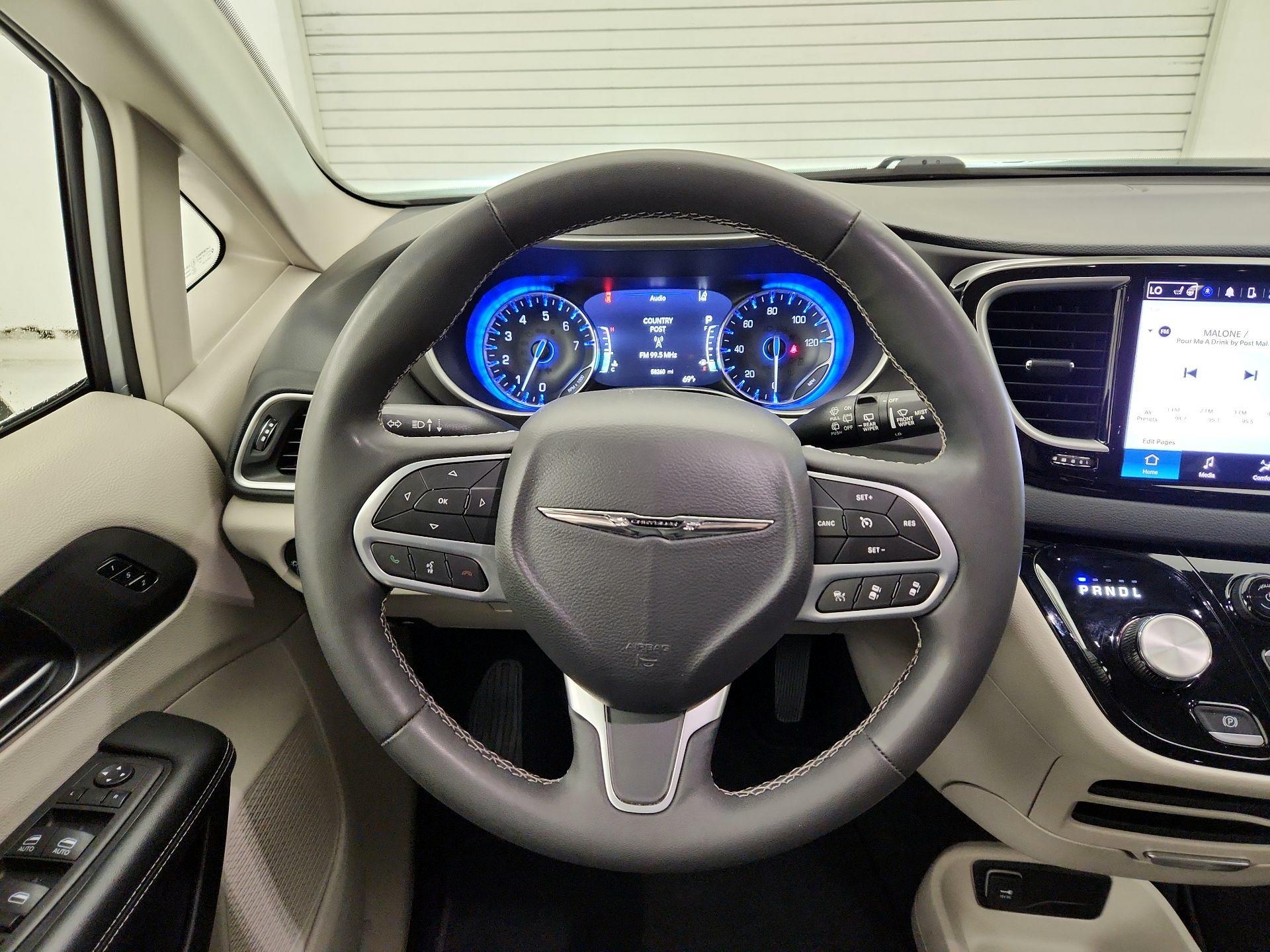 Thumbnail: 2023 Chrysler Pacifica - 10