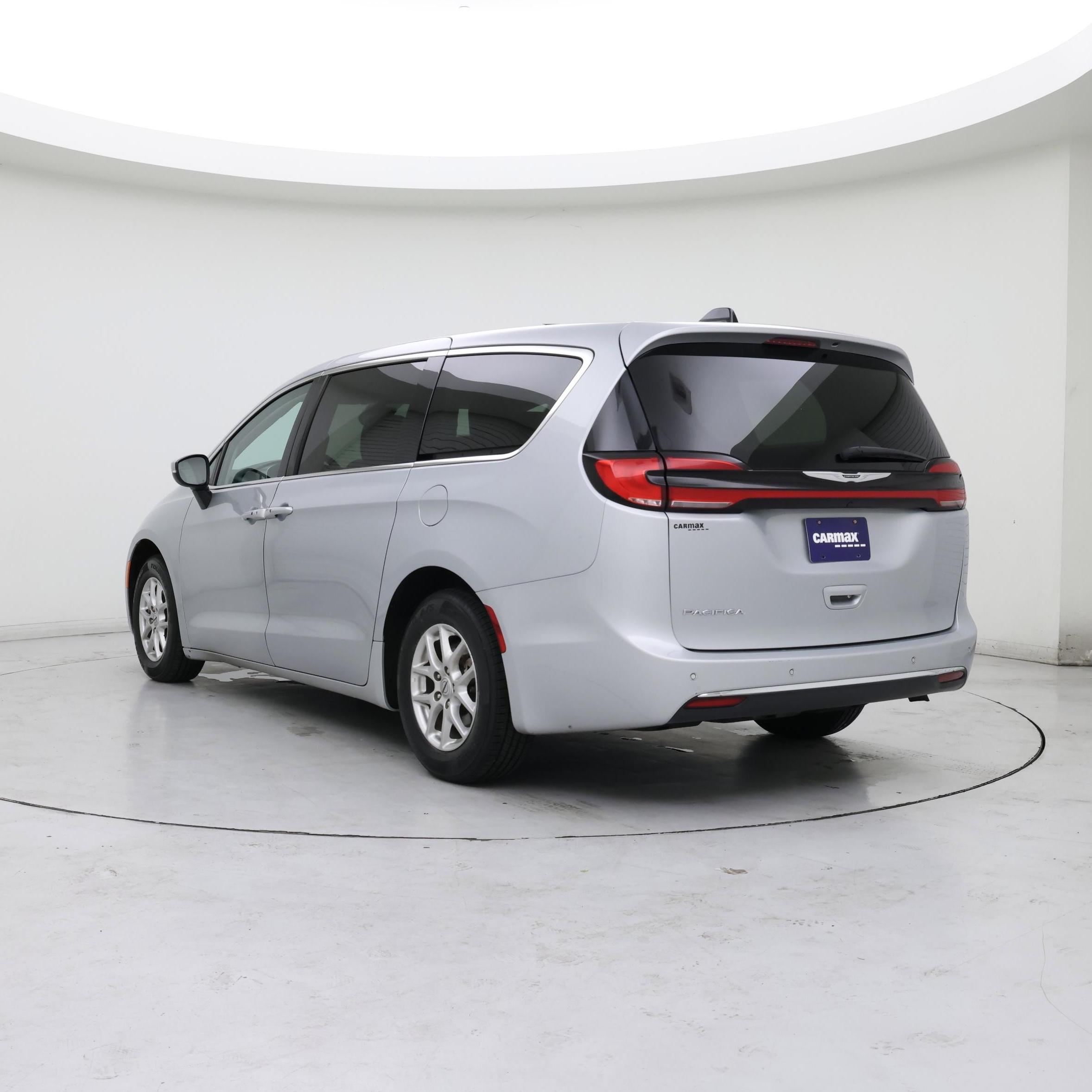 Thumbnail: 2023 Chrysler Pacifica - 2