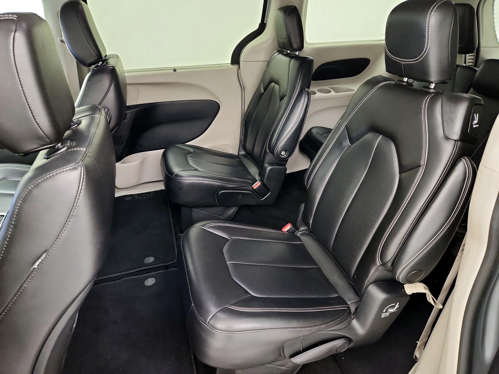 Thumbnail: 2023 Chrysler Pacifica - 19