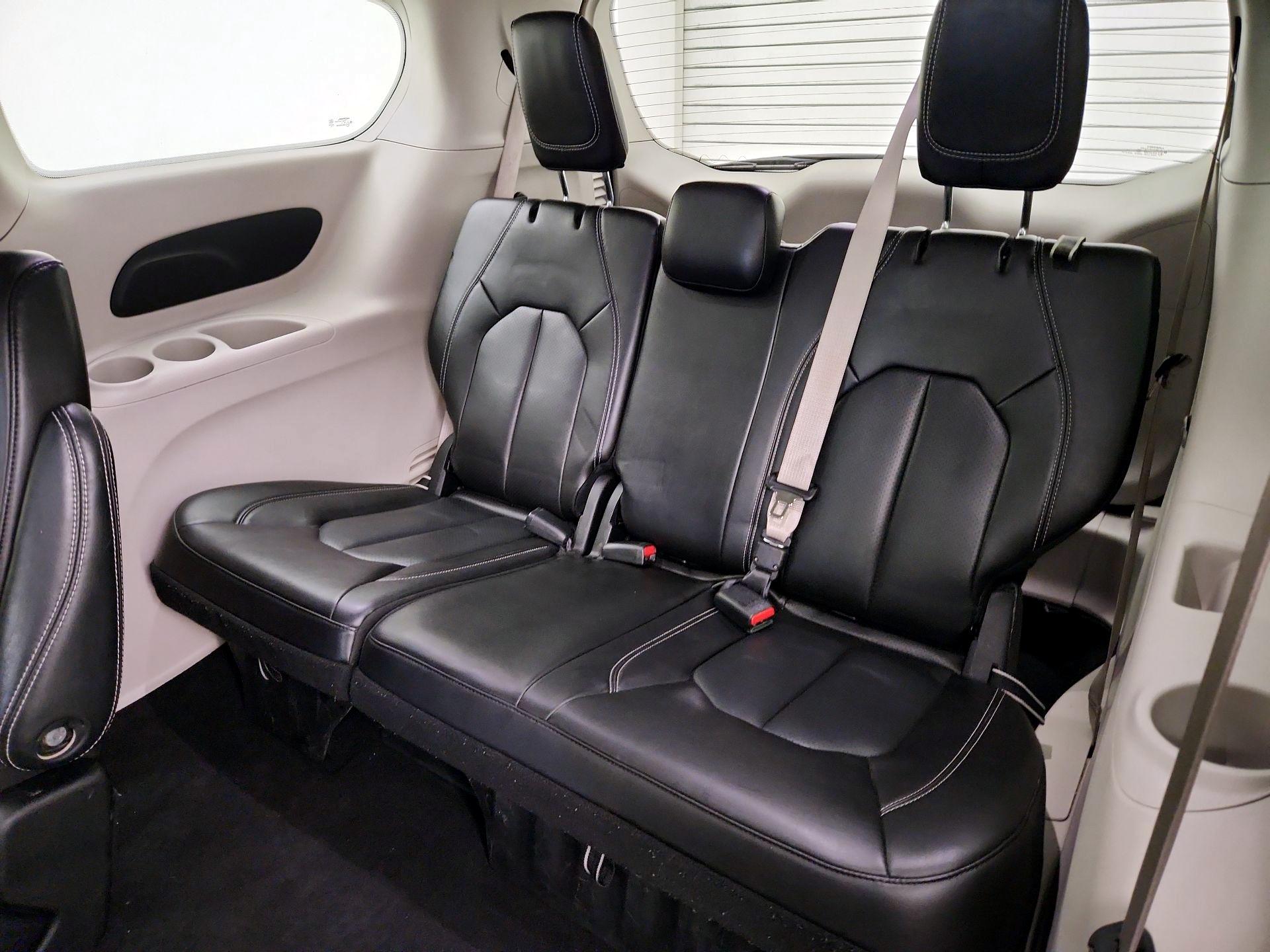 Thumbnail: 2023 Chrysler Pacifica - 20