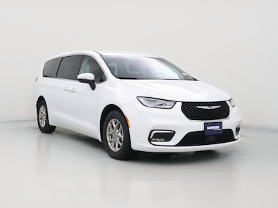 White 2023 Chrysler Pacifica Touring L