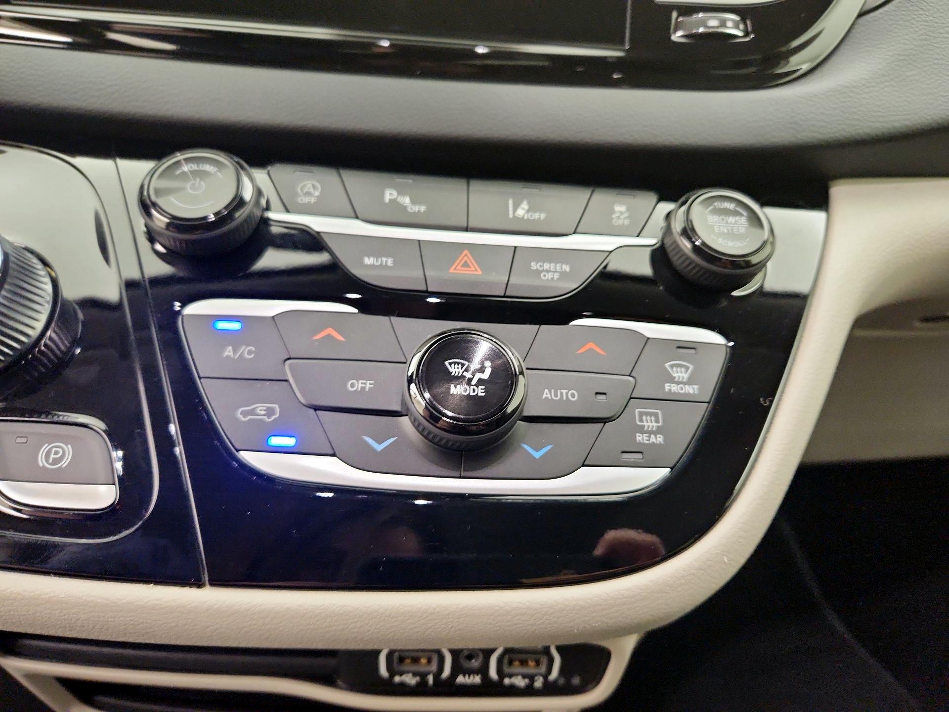 Thumbnail: 2023 Chrysler Pacifica - 16