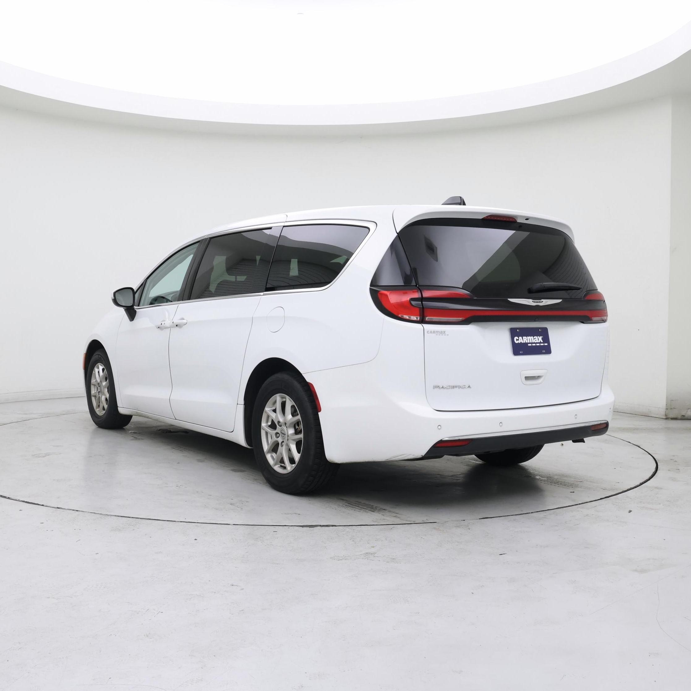 Thumbnail: 2023 Chrysler Pacifica - 2