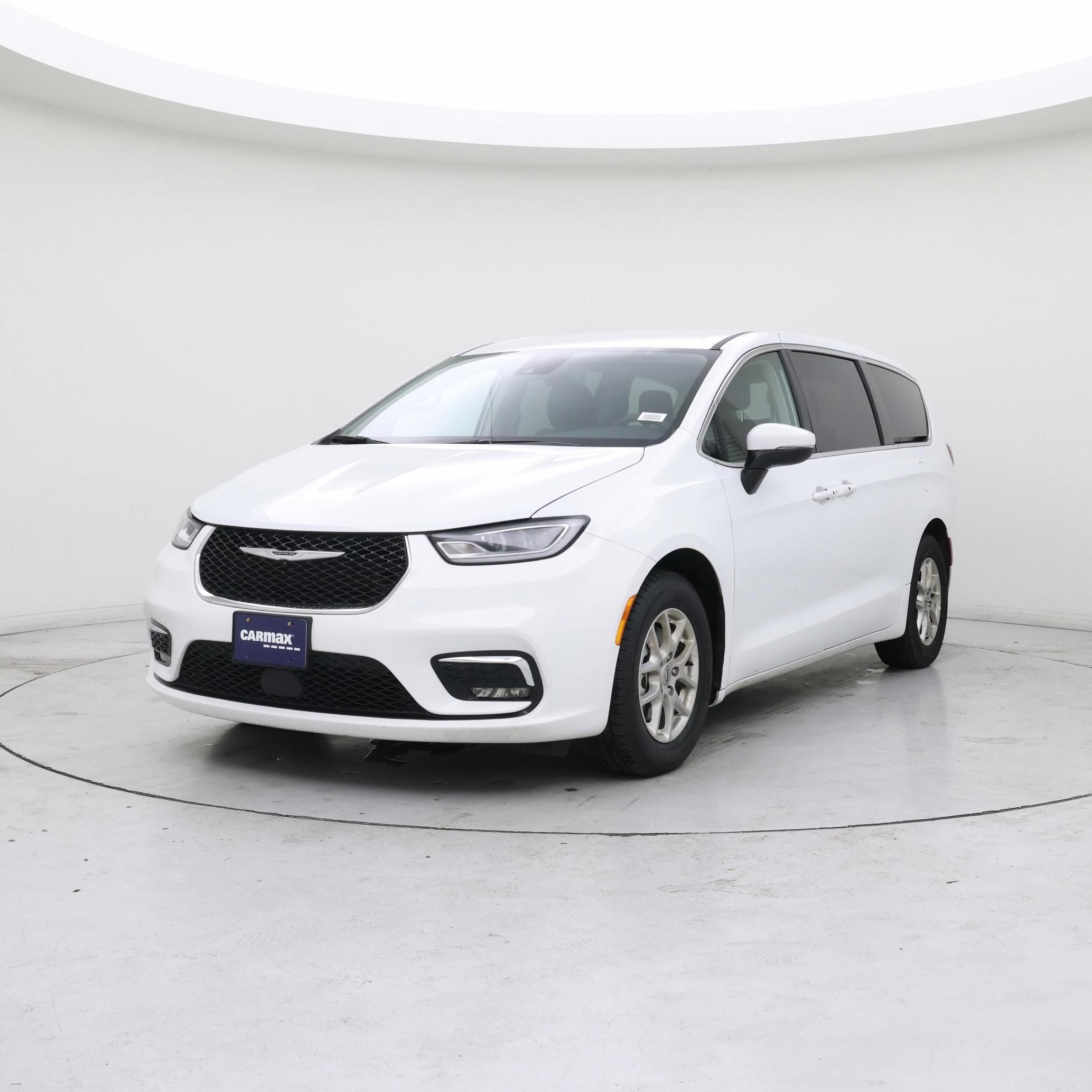 Thumbnail: 2023 Chrysler Pacifica - 4