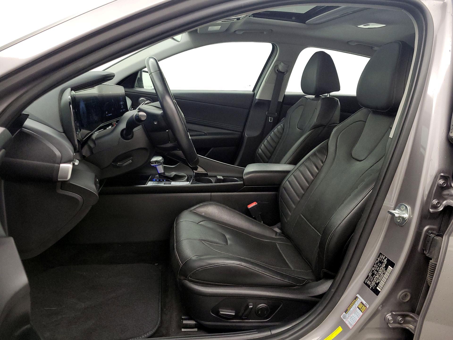 Thumbnail: 2022 Hyundai Elantra - 11