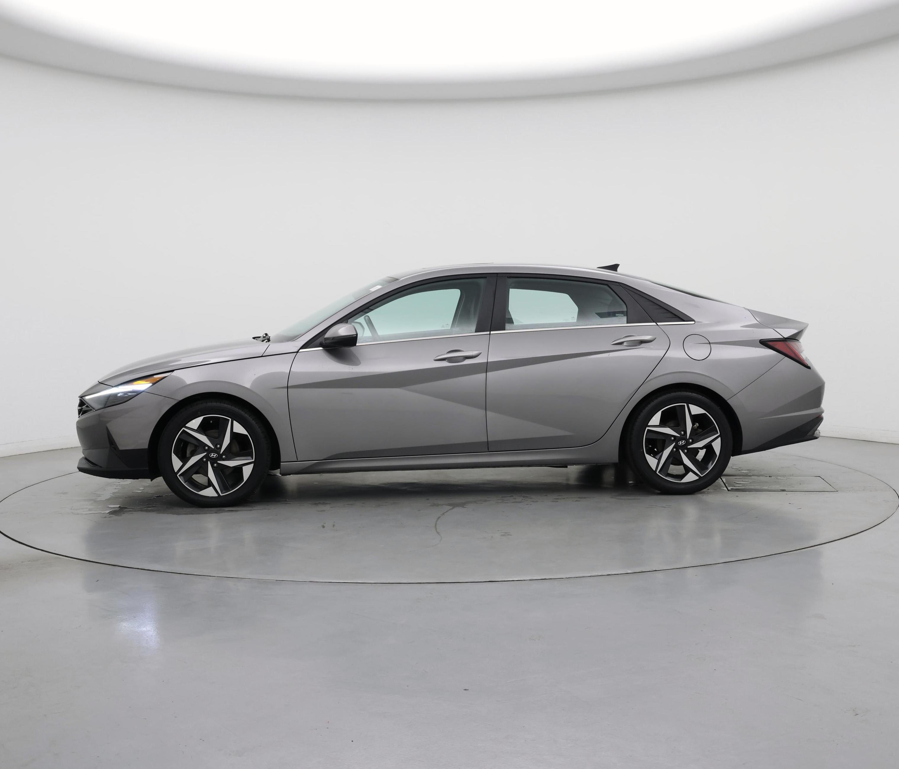 Thumbnail: 2022 Hyundai Elantra - 3