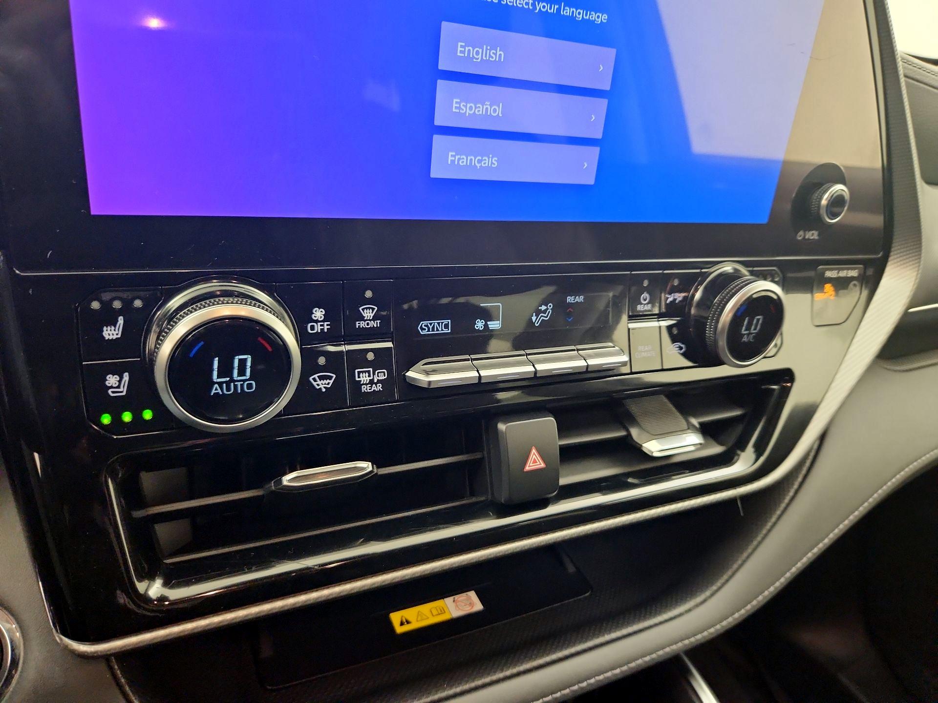 Thumbnail: 2023 Toyota Highlander - 16