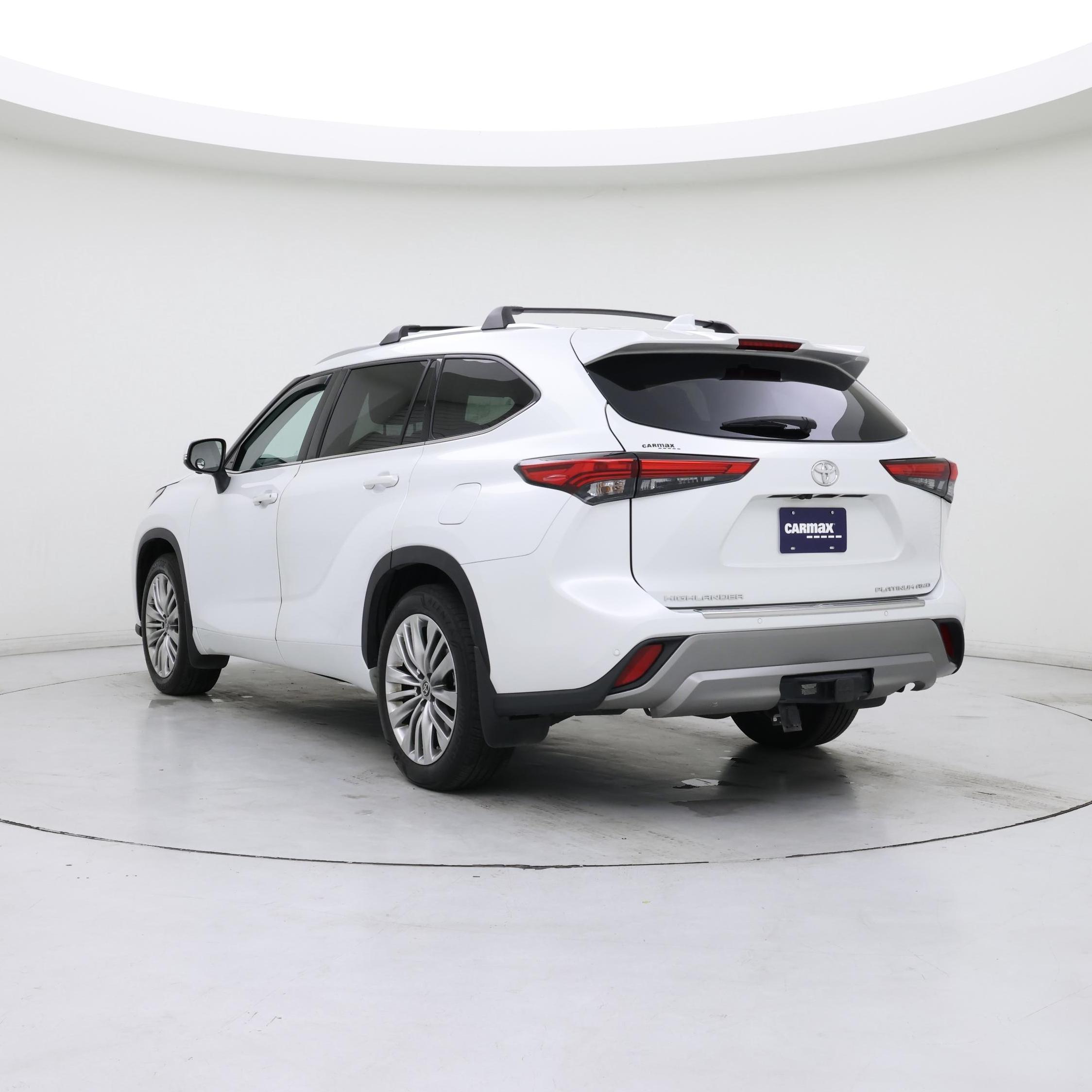 Thumbnail: 2023 Toyota Highlander - 2