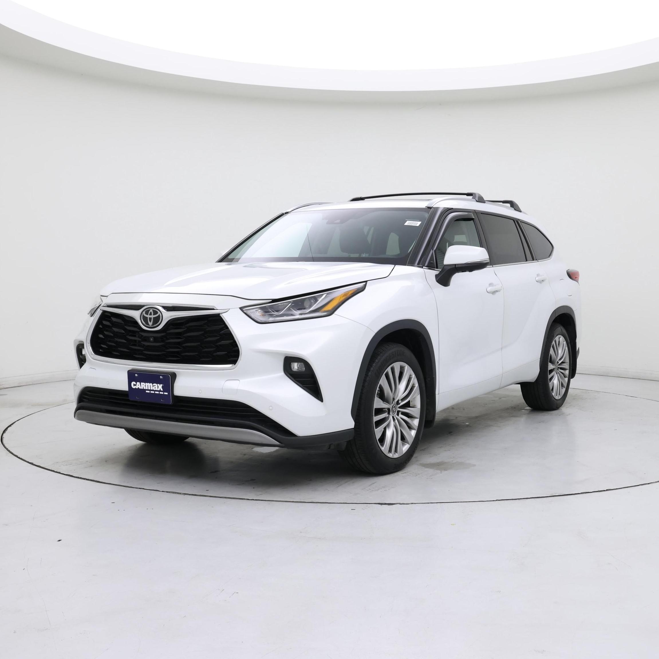 Thumbnail: 2023 Toyota Highlander - 4