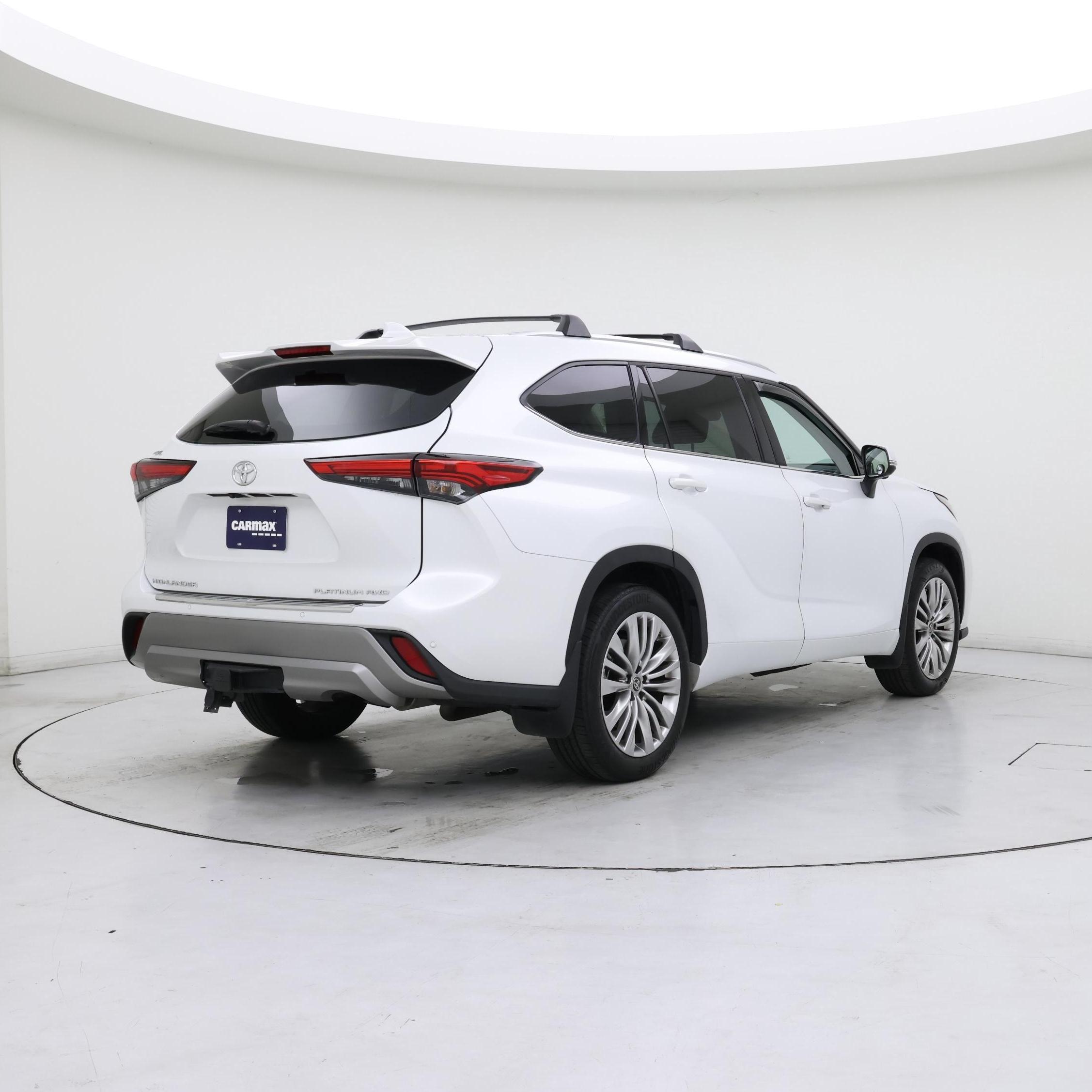 Thumbnail: 2023 Toyota Highlander - 8