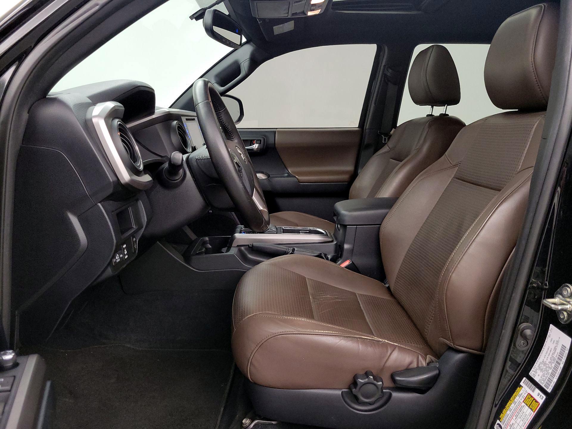 Thumbnail: 2016 Toyota Tacoma - 11