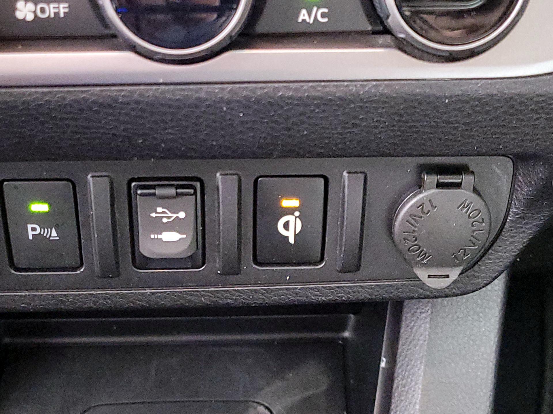 Thumbnail: 2016 Toyota Tacoma - 19