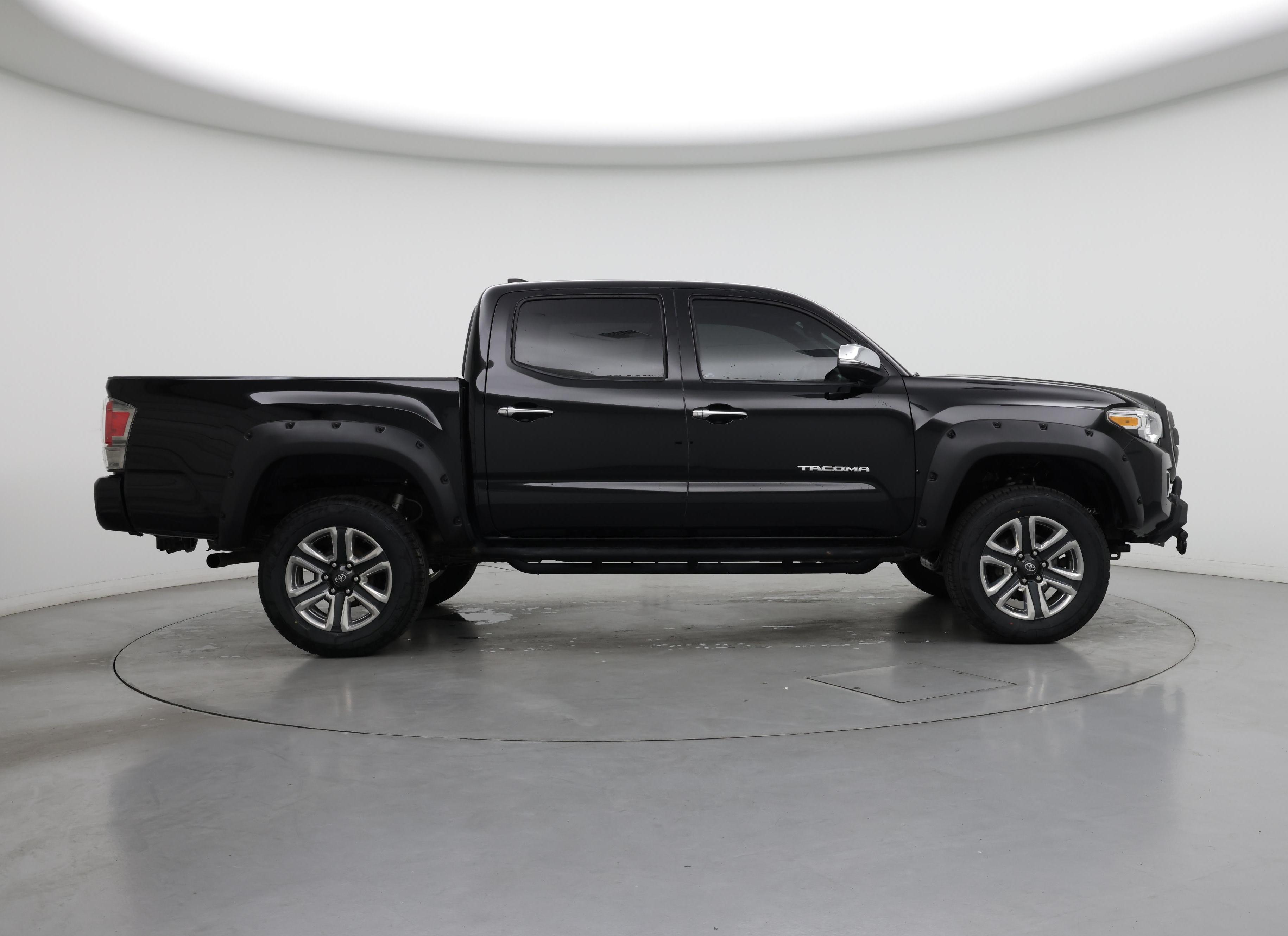 Thumbnail: 2016 Toyota Tacoma - 7