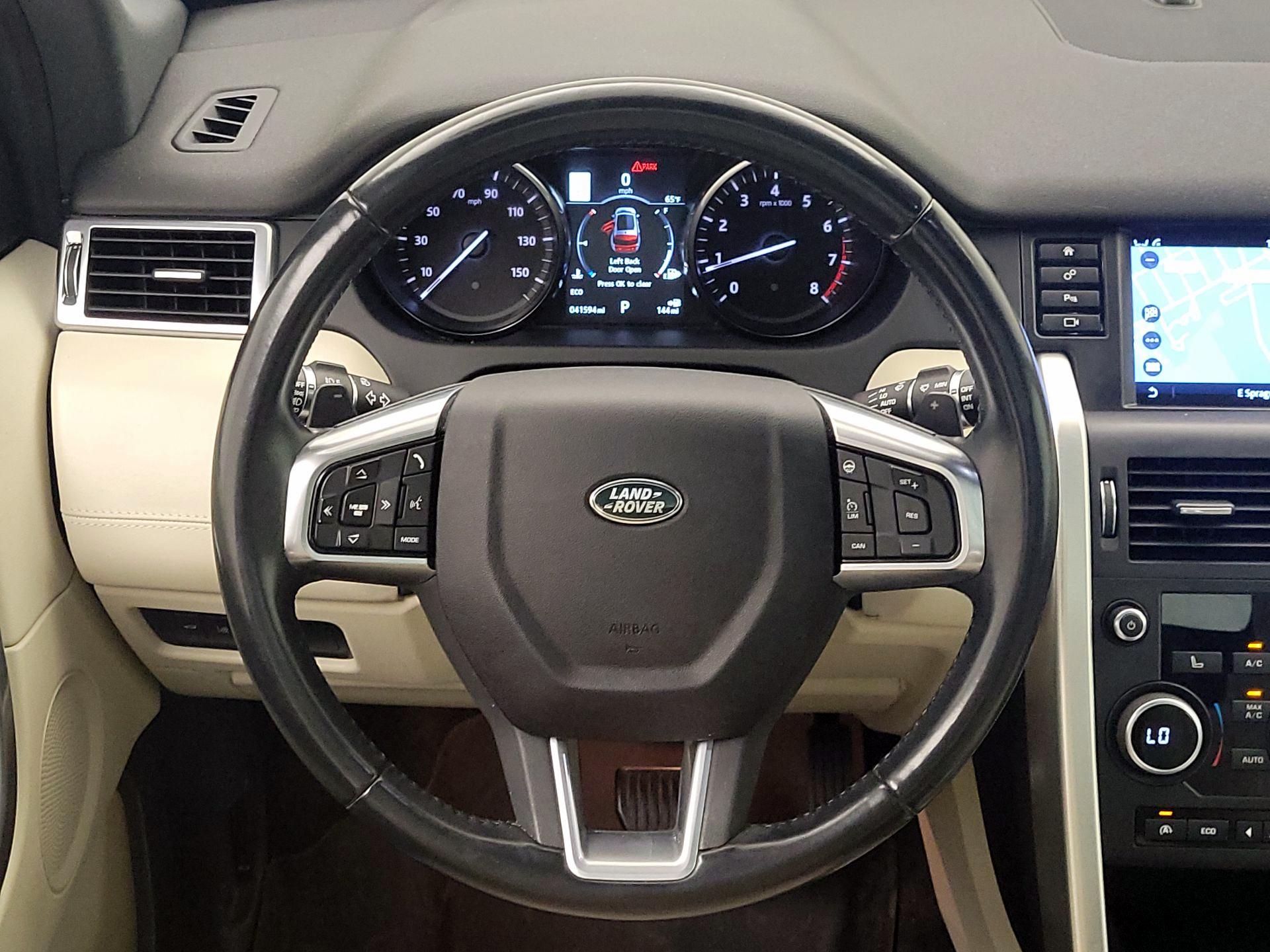 Thumbnail: 2017 Land Rover Discovery Sport - 10