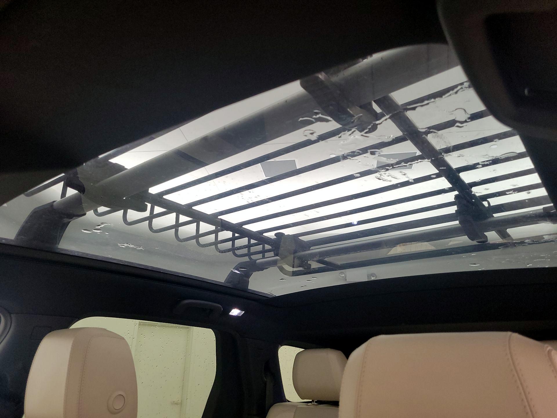 Thumbnail: 2017 Land Rover Discovery Sport - 20
