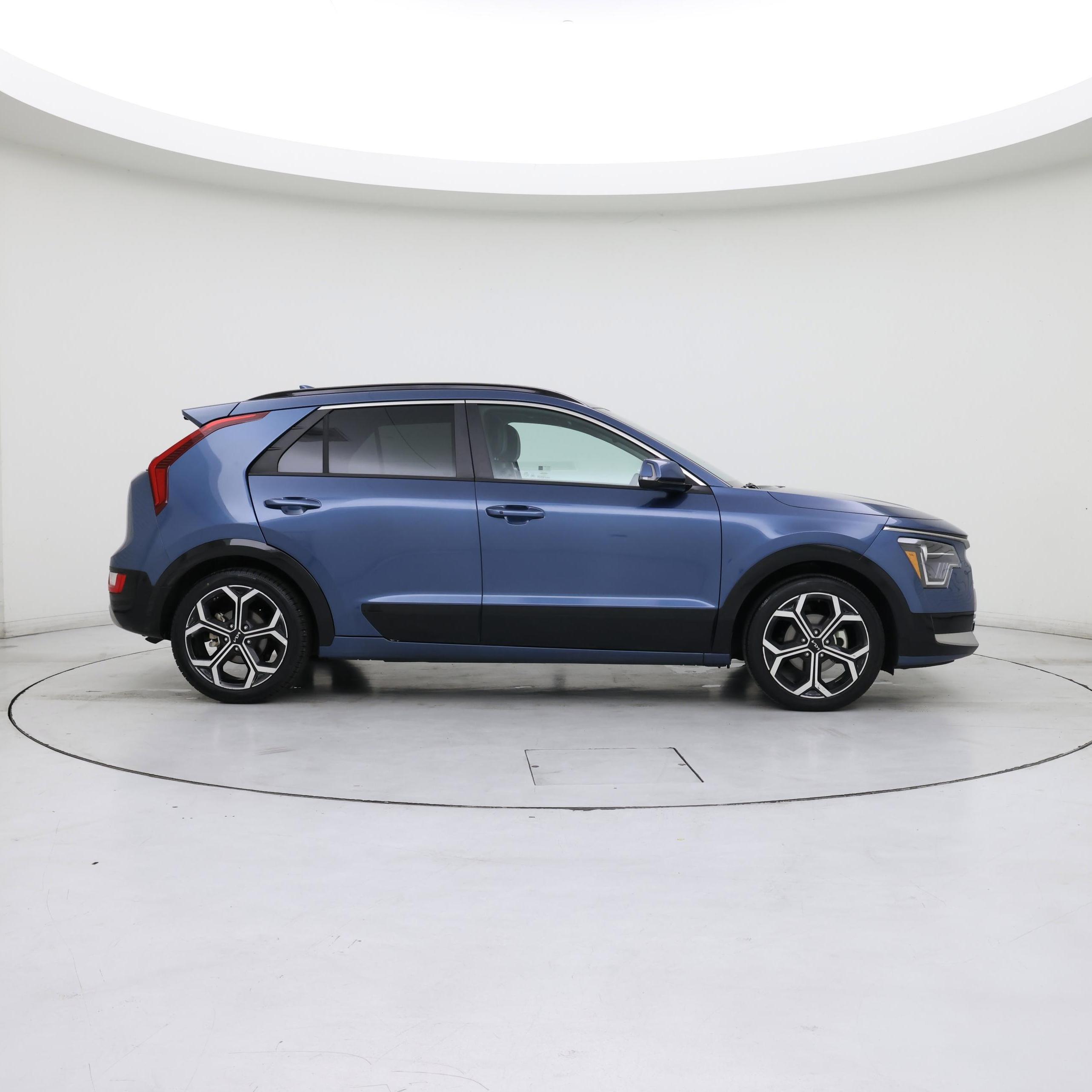 Thumbnail: 2023 Kia Niro - 7