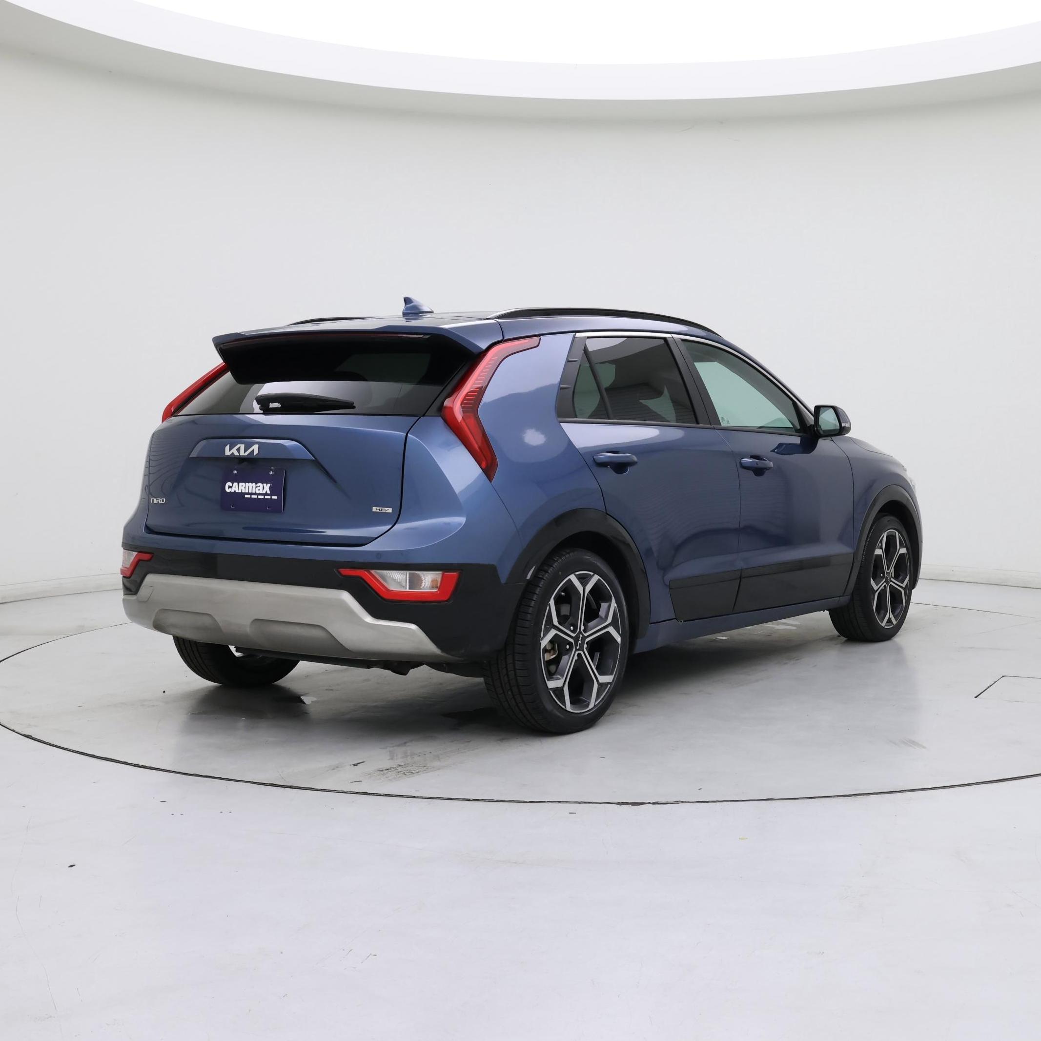 Thumbnail: 2023 Kia Niro - 8