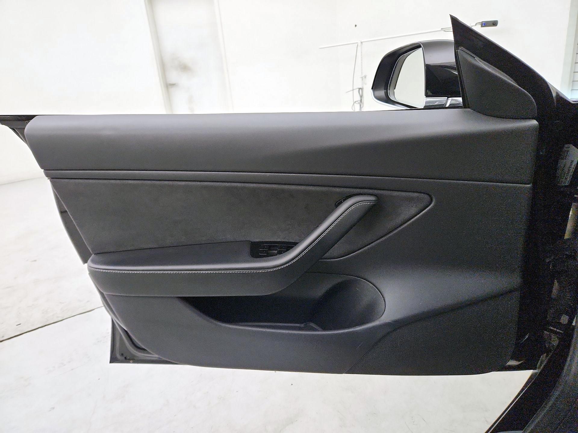 Thumbnail: 2019 Tesla Model 3 - 12
