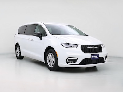 White 2024 Chrysler Pacifica Touring L