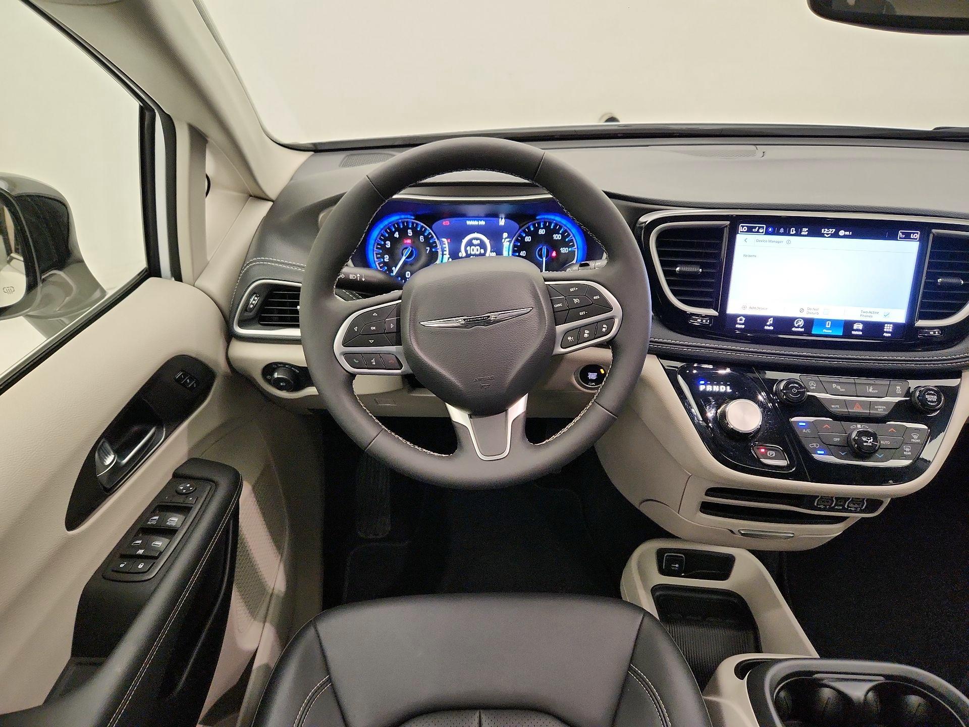 Thumbnail: 2024 Chrysler Pacifica - 10