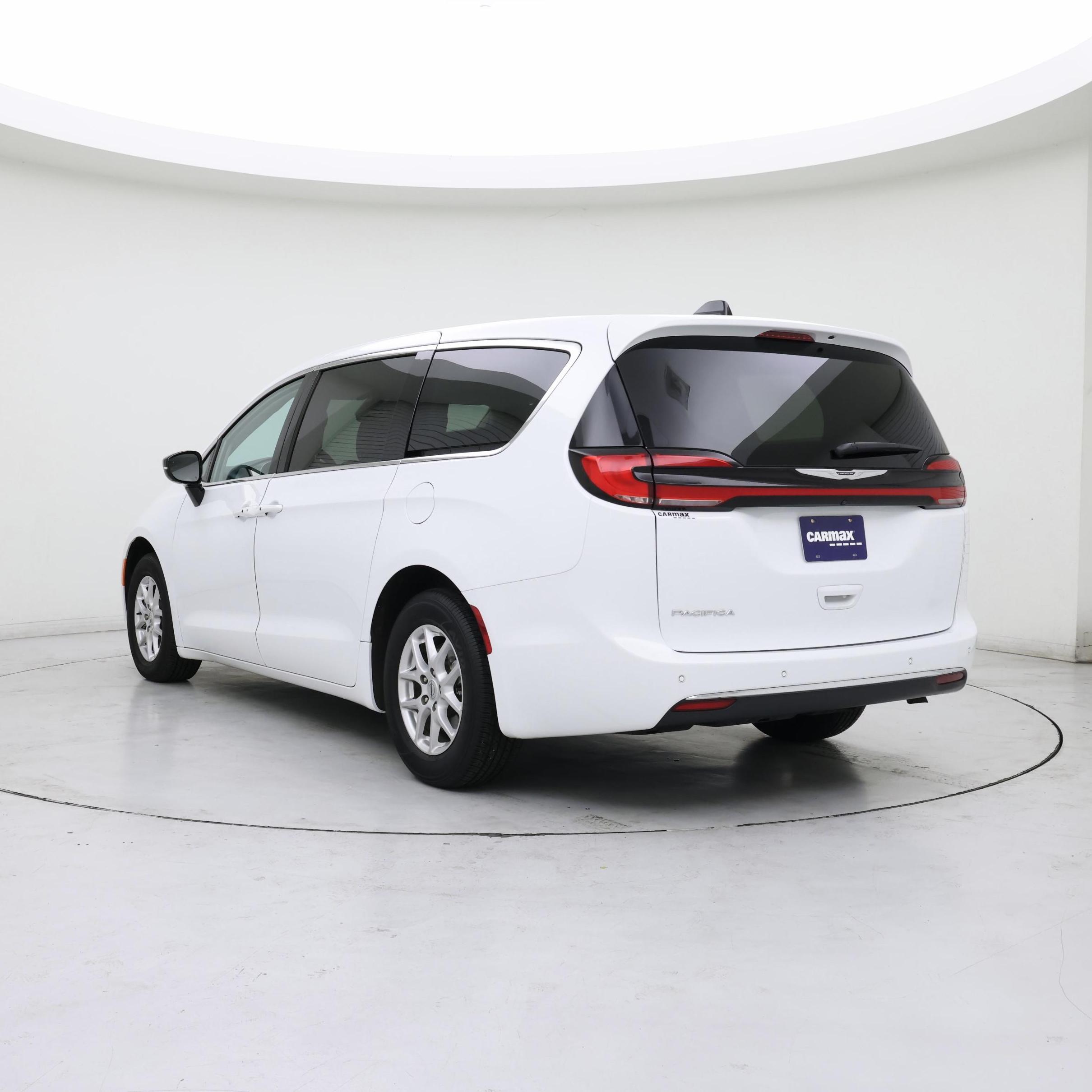Thumbnail: 2024 Chrysler Pacifica - 2