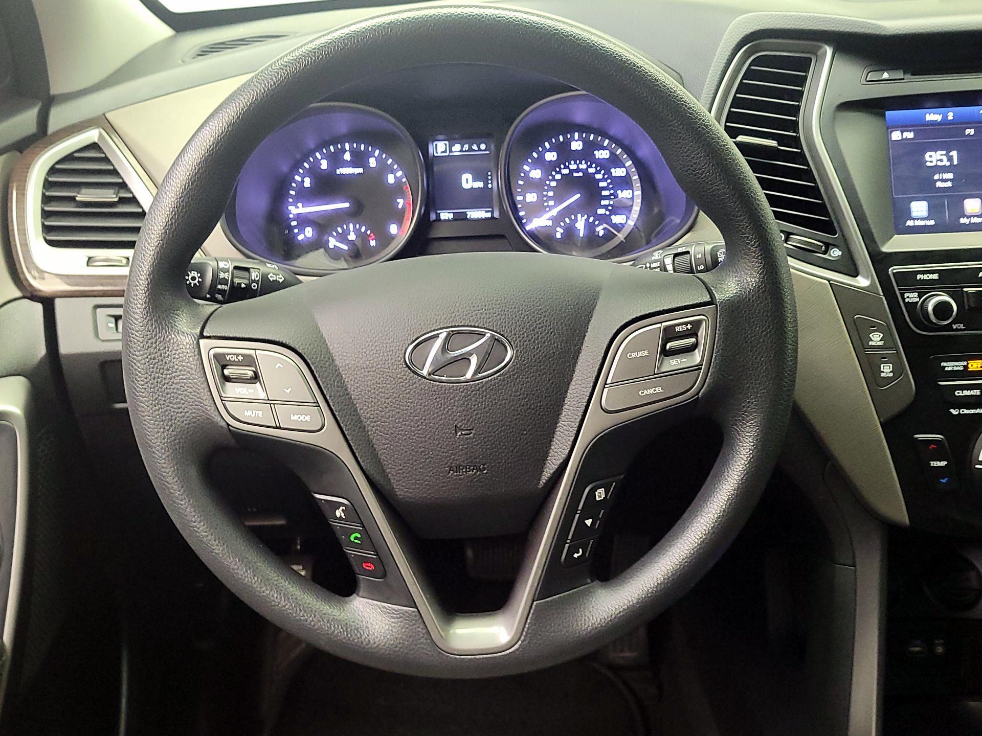 Thumbnail: 2018 Hyundai Santa Fe - 10