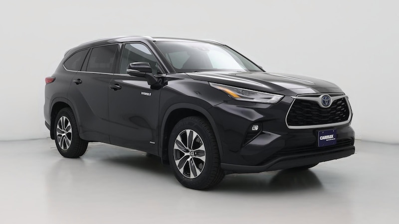 2021 Toyota Highlander XLE Hero Image